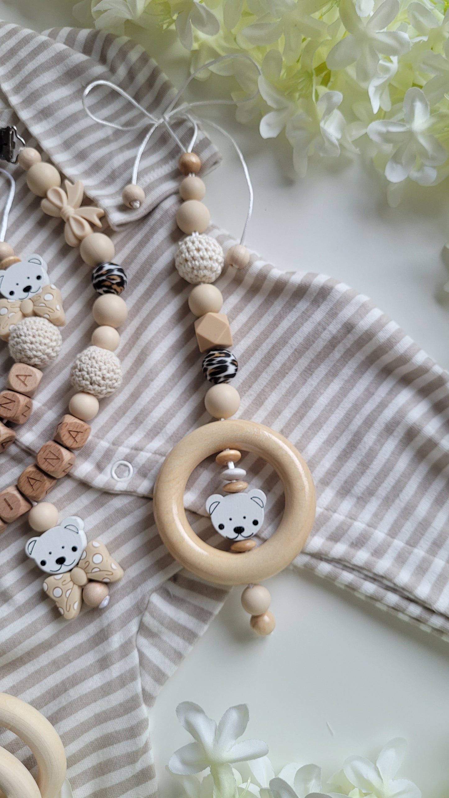 Spielanhänger für Maxicosi & Wiege Bärchen Coffee beige leo