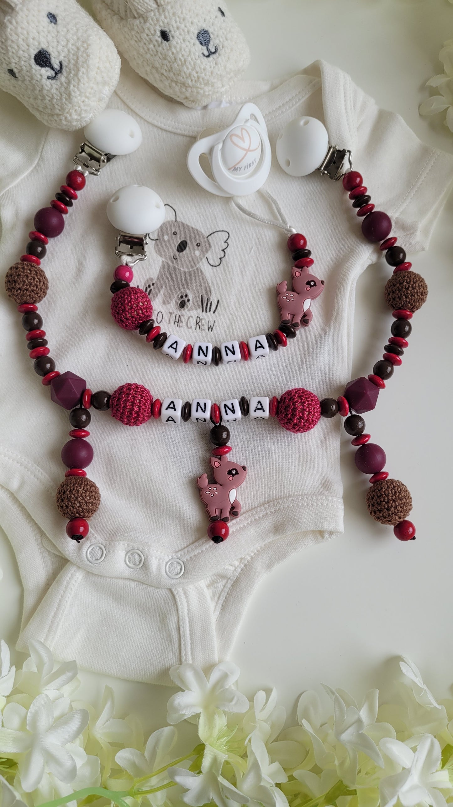 Kinderwagenkette & Schnullerkette mit Namen Rehkitz braun darkpink