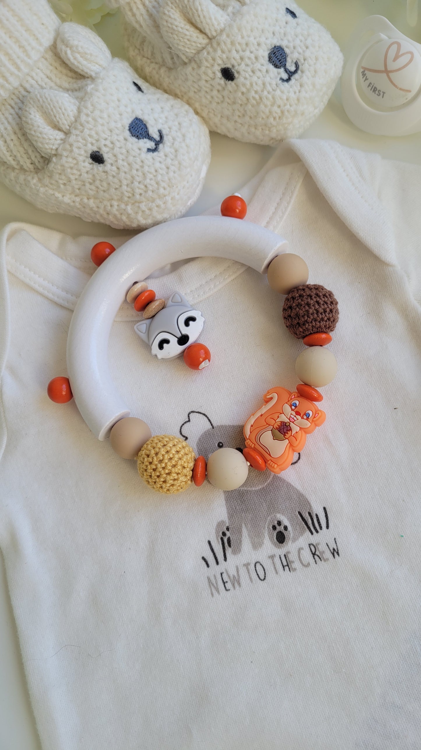 Motorik Greifring Fuchs Eichhörnchen weiss Orange holz