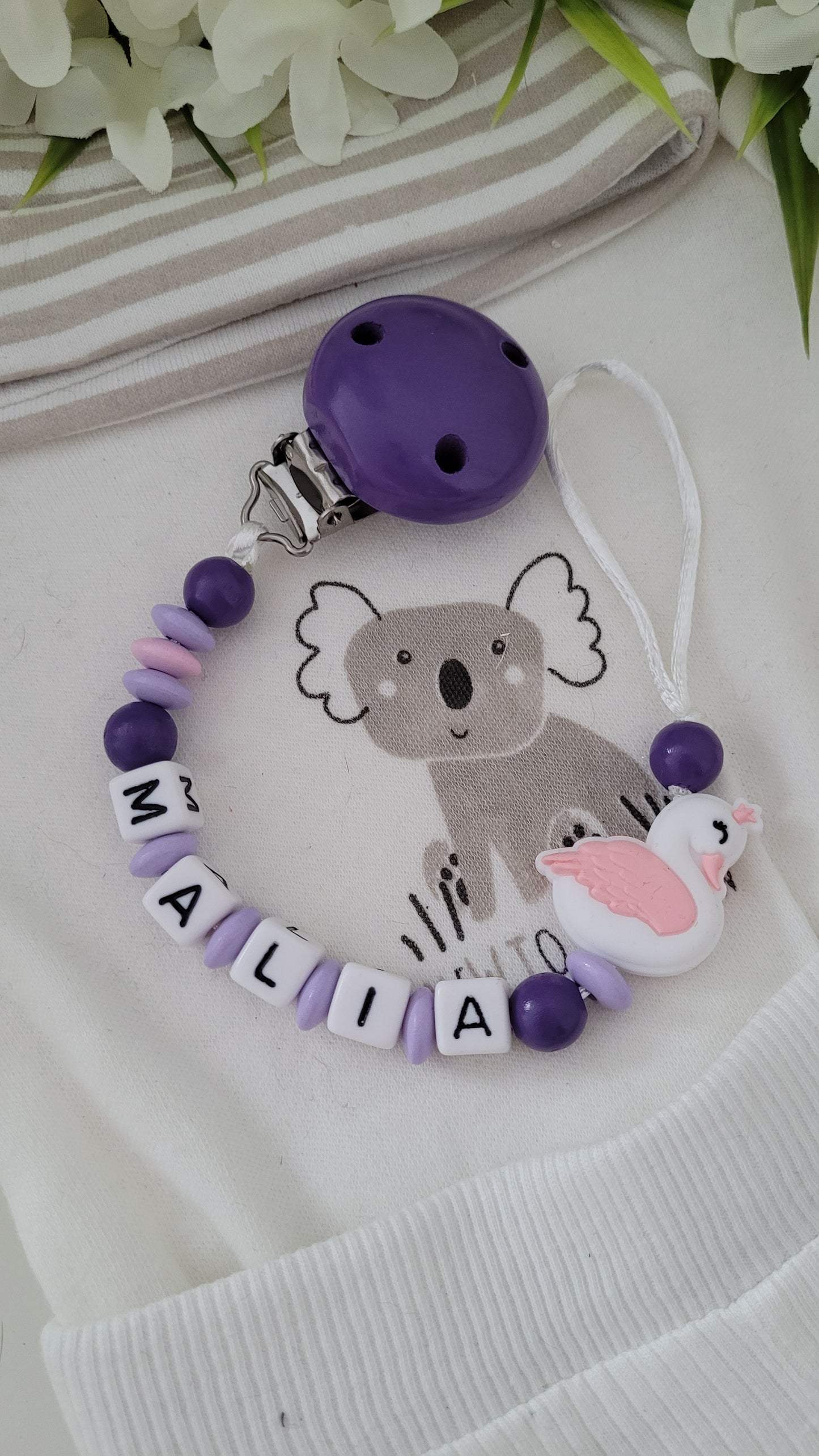 Schnullerkette Schwanenprinzessin lila