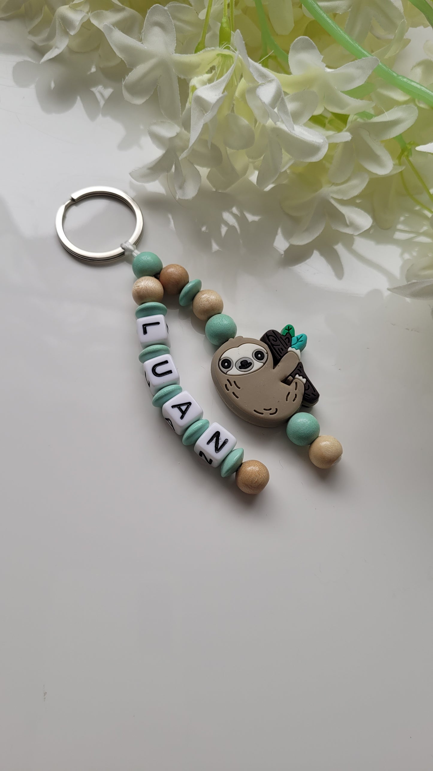 Schlüsselanhänger Kinder bunt mint holzperlen mit Namen Faultier