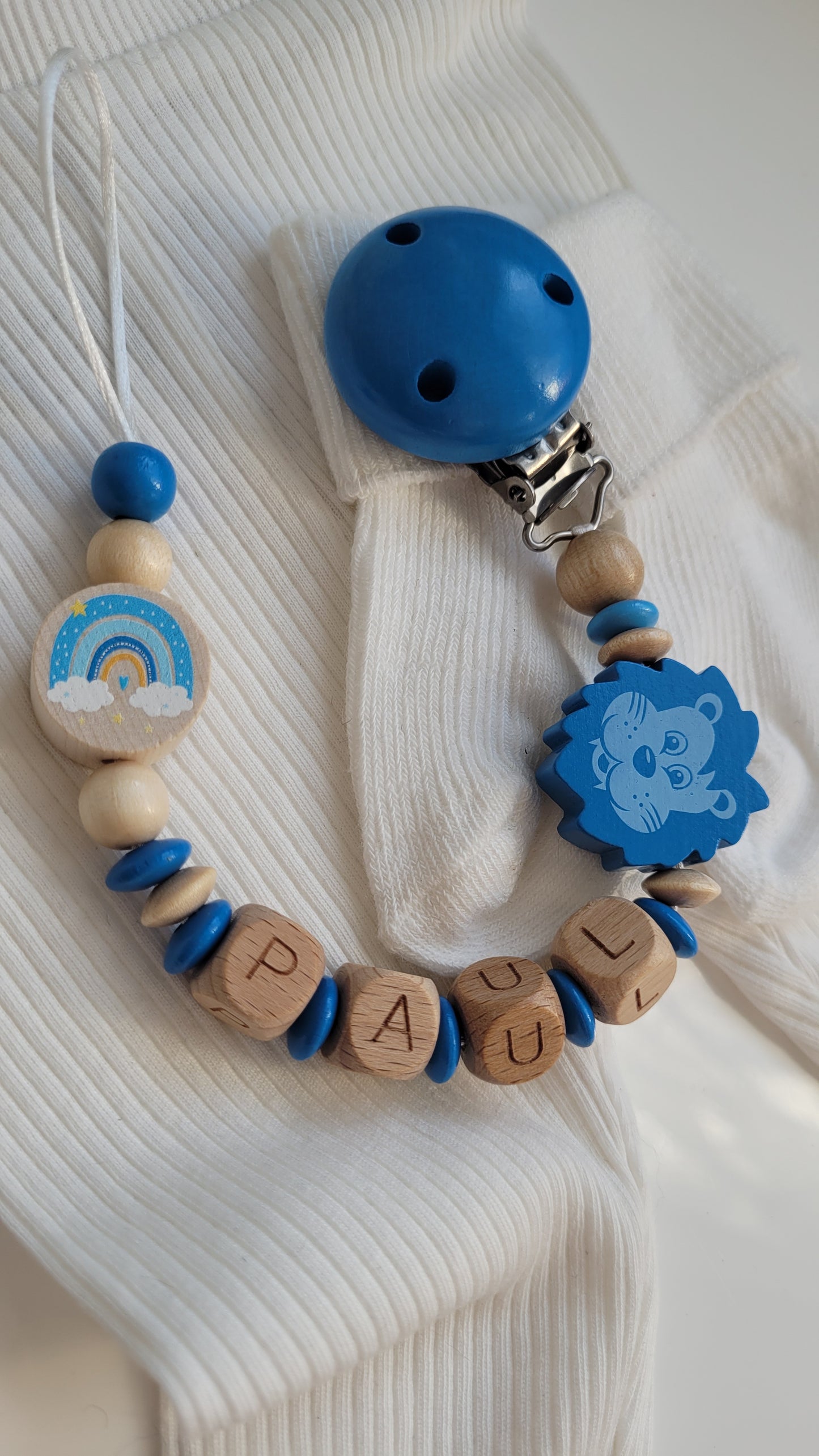 Schnullerkette mit Babynamen Holzperlen blauholzfarbend Regenbogen Löwe blauer Holz Befestigungsclip für Schnullerkette