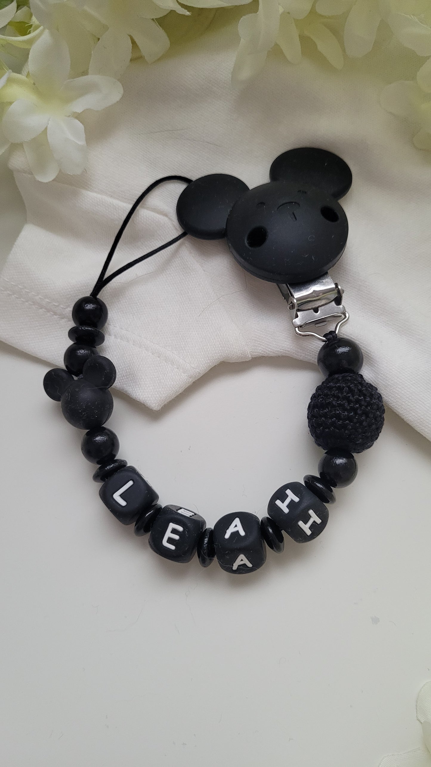 Schnullerkette mit Namen schwarz Holz Silikon Mickey Maus Silikonmausclip Häkelperle