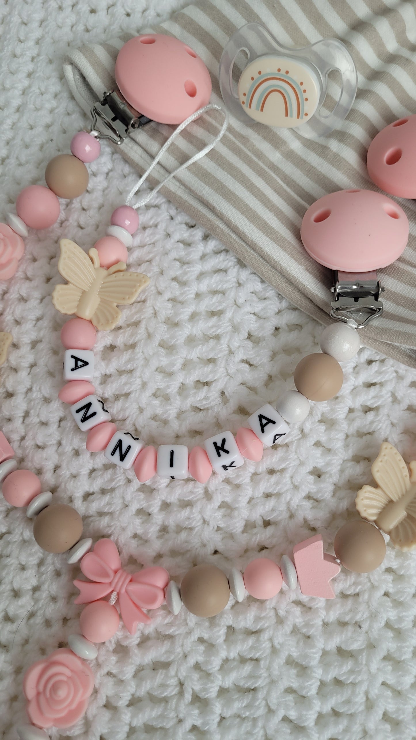 Kinderwagenkette & Schnullerkette *Schmetterling* beige apricot