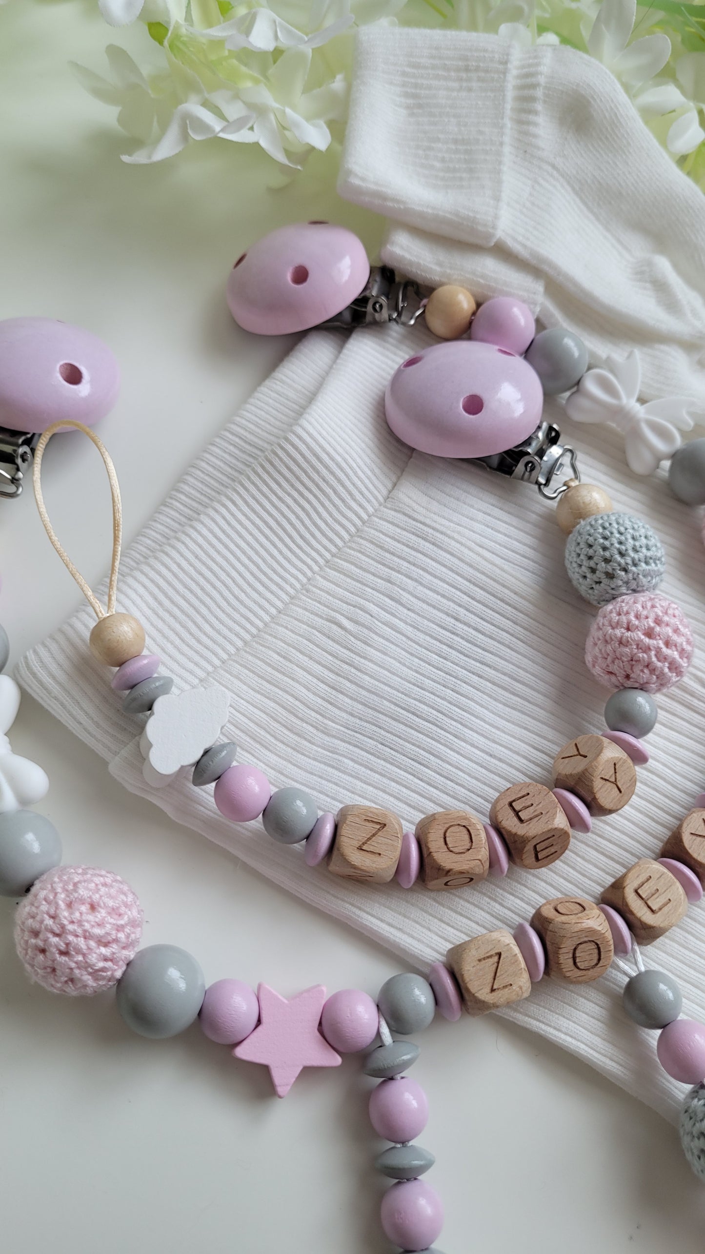 Kinderwagenkette & Schnullerkette mit Namen Rosa Wolke