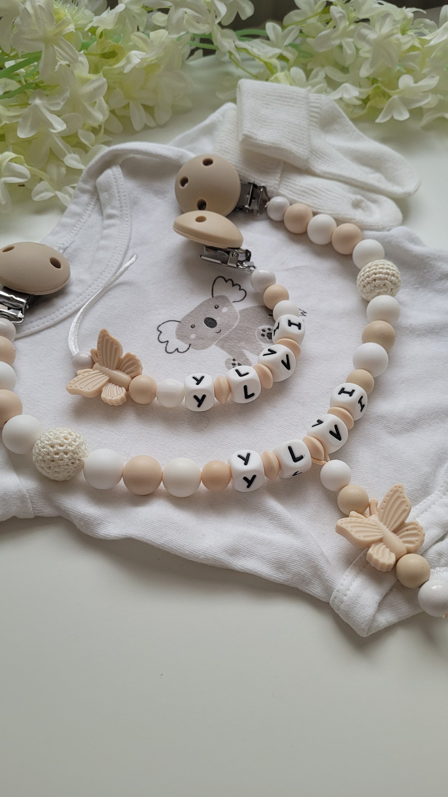 3tlg Set Schnullerkette Kinderwagenkette Greifling Schmetterling beige