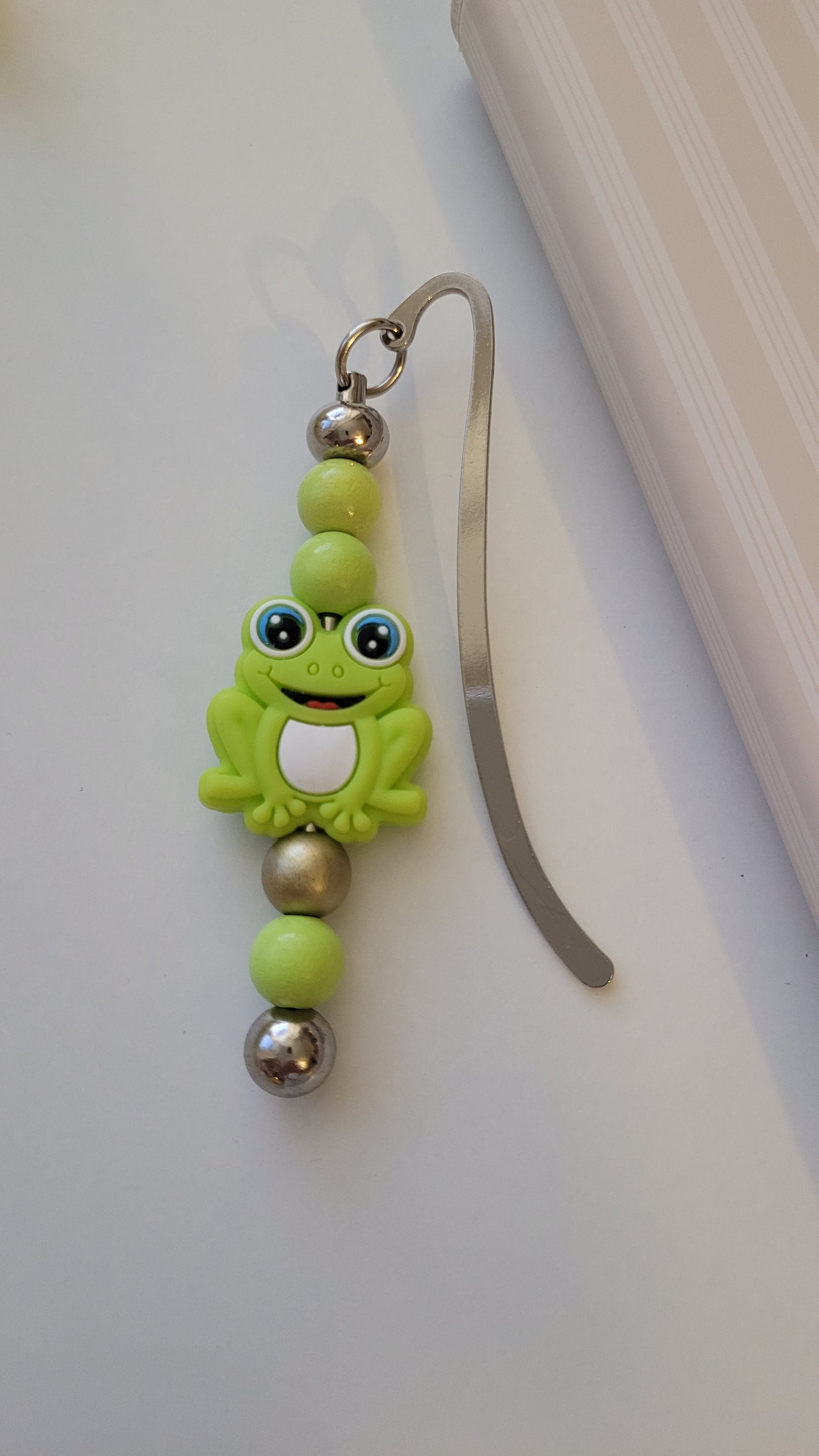 Lesezeichen Frosch grün gold