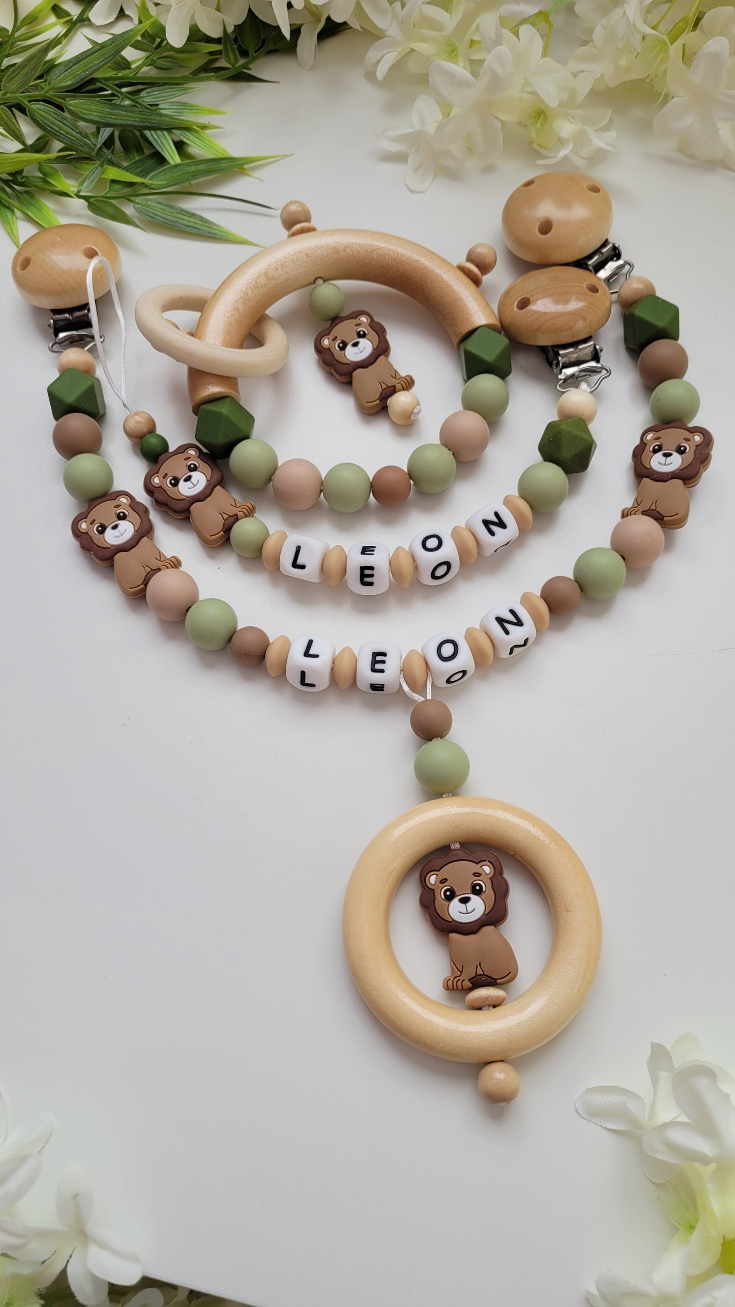 Mega 4tlg Set Schnullerkette Kinderwagenkette Greifling & Anhänger Löwe grün braun