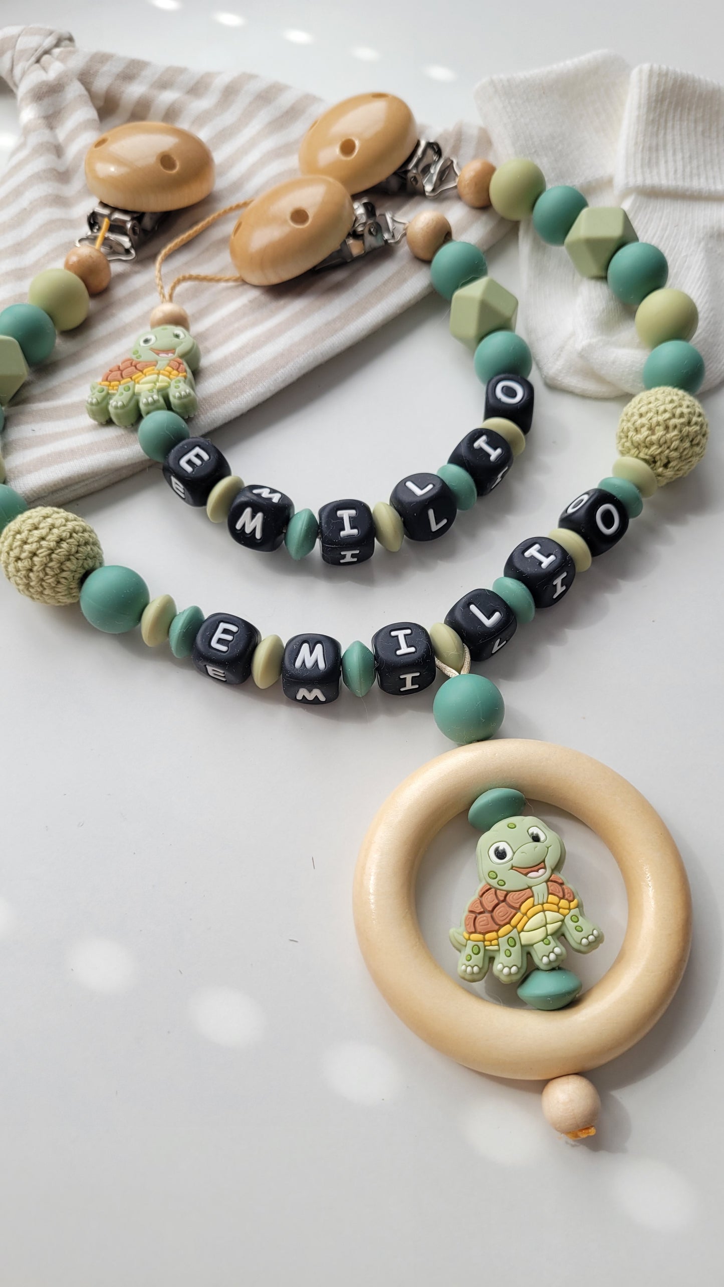 Kinderwagenkette & Schnullerkette mit Namen Schildkröte blaugrün