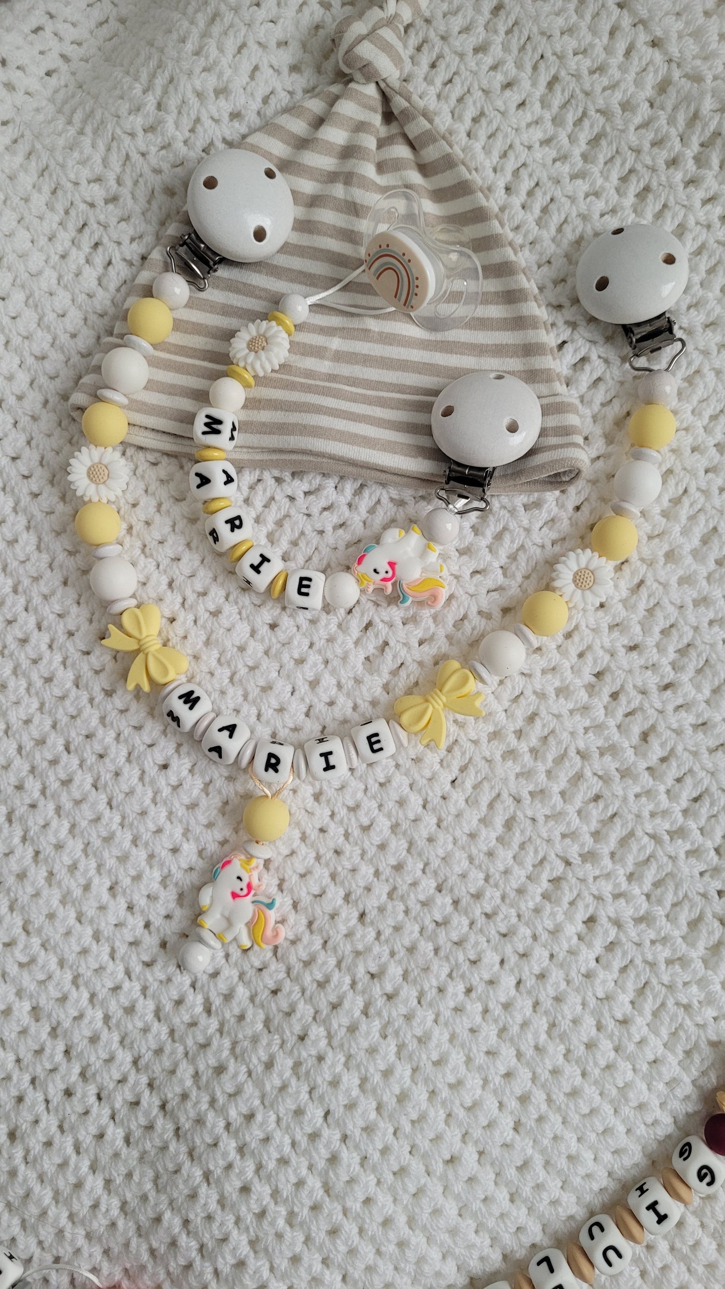 Kinderwagenkette & Schnullerkette *Einhorn* weiss gelb