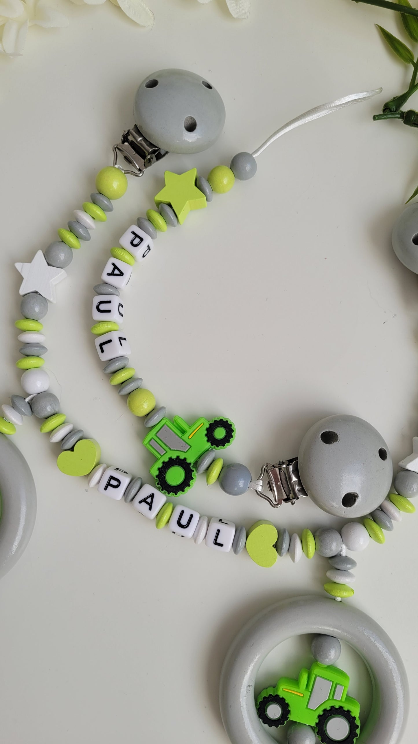 Kinderwagenkette & Schnullerkette *Traktor* grün