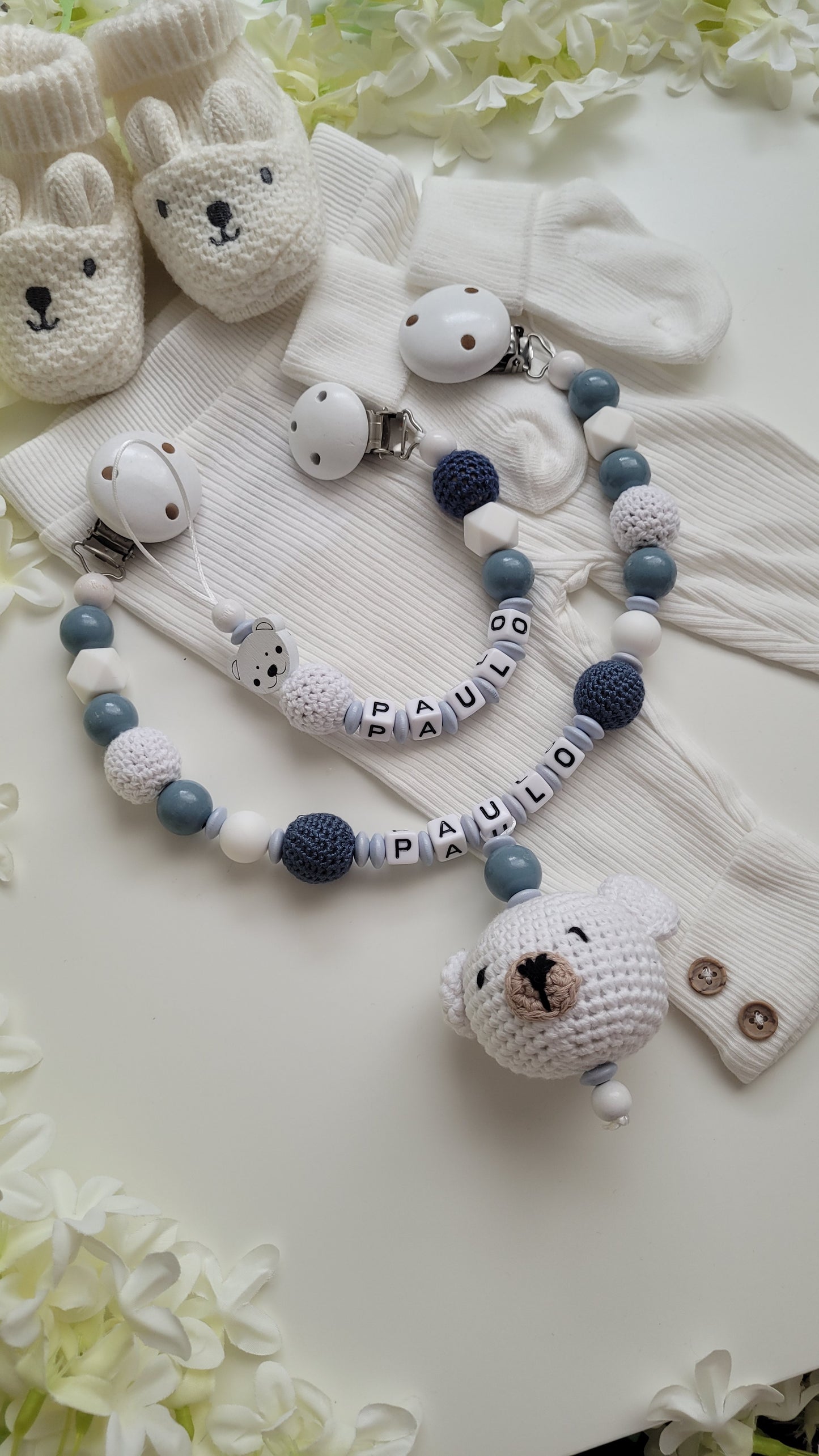 Kinderwagenkette & Schnullerkette mit Namen weiß rauchblau