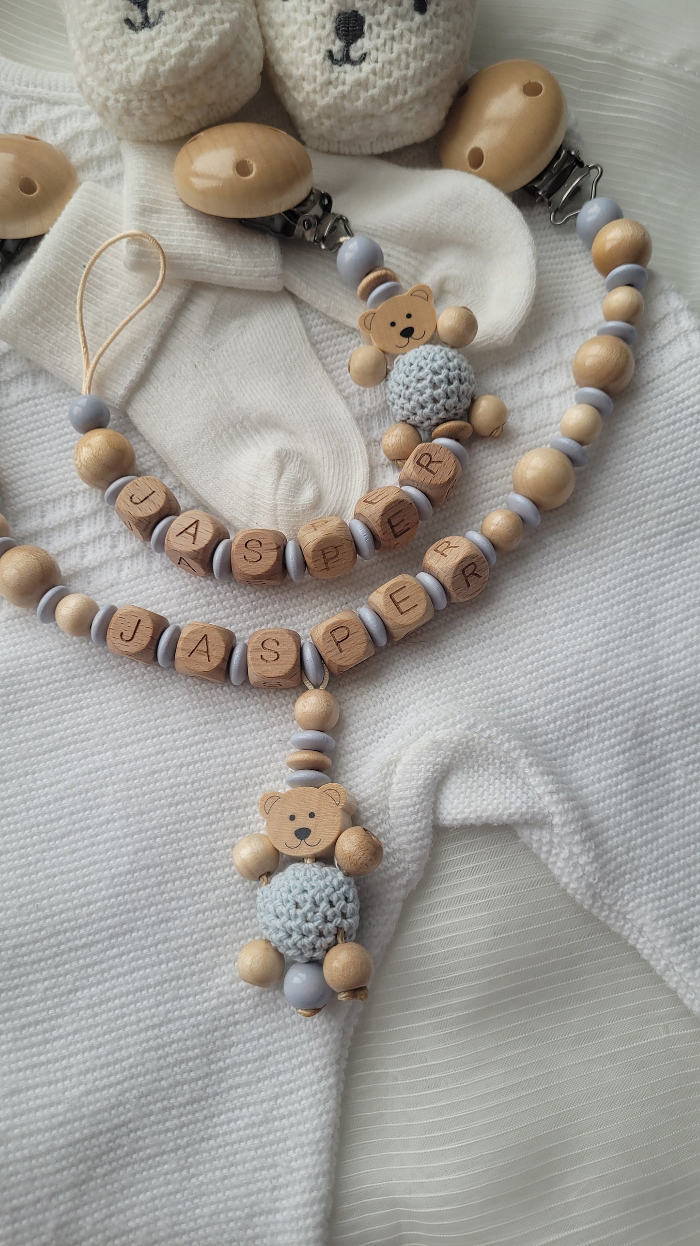 Kinderwagenkette & Schnullerkette mit Namen Teddy holz blau