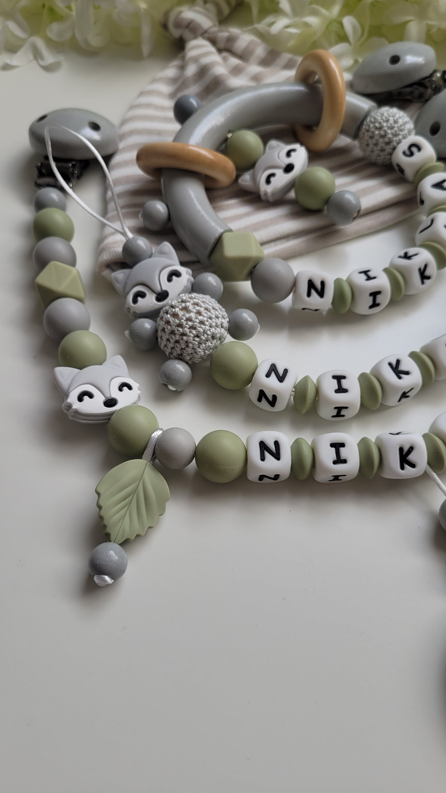 3tlg.Set Schnullerkette Kinderwagenkette & Greifring mit Namen Fuchs grün grau