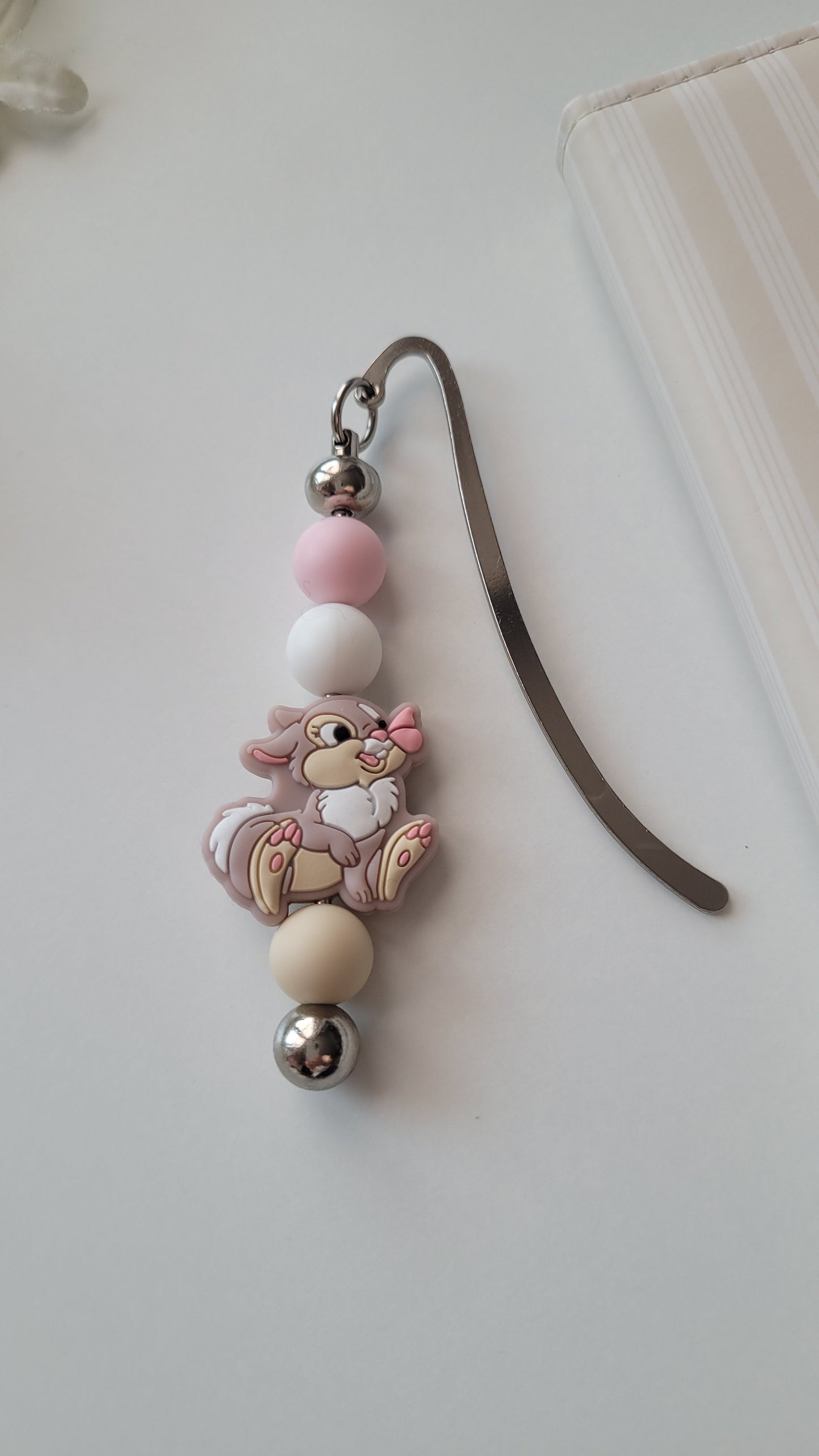 Lesezeichen Hase peach beige weiss