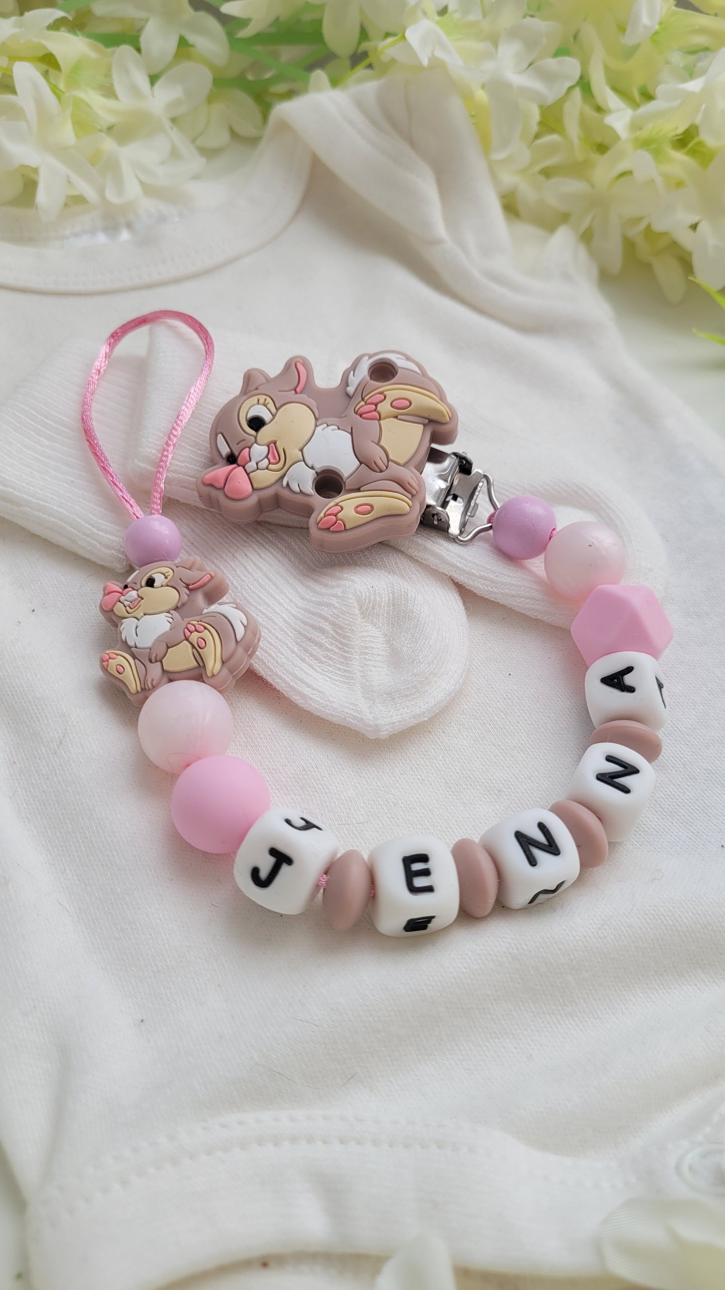 Schnullerkette mit Namen für Mädchen Hase rosa