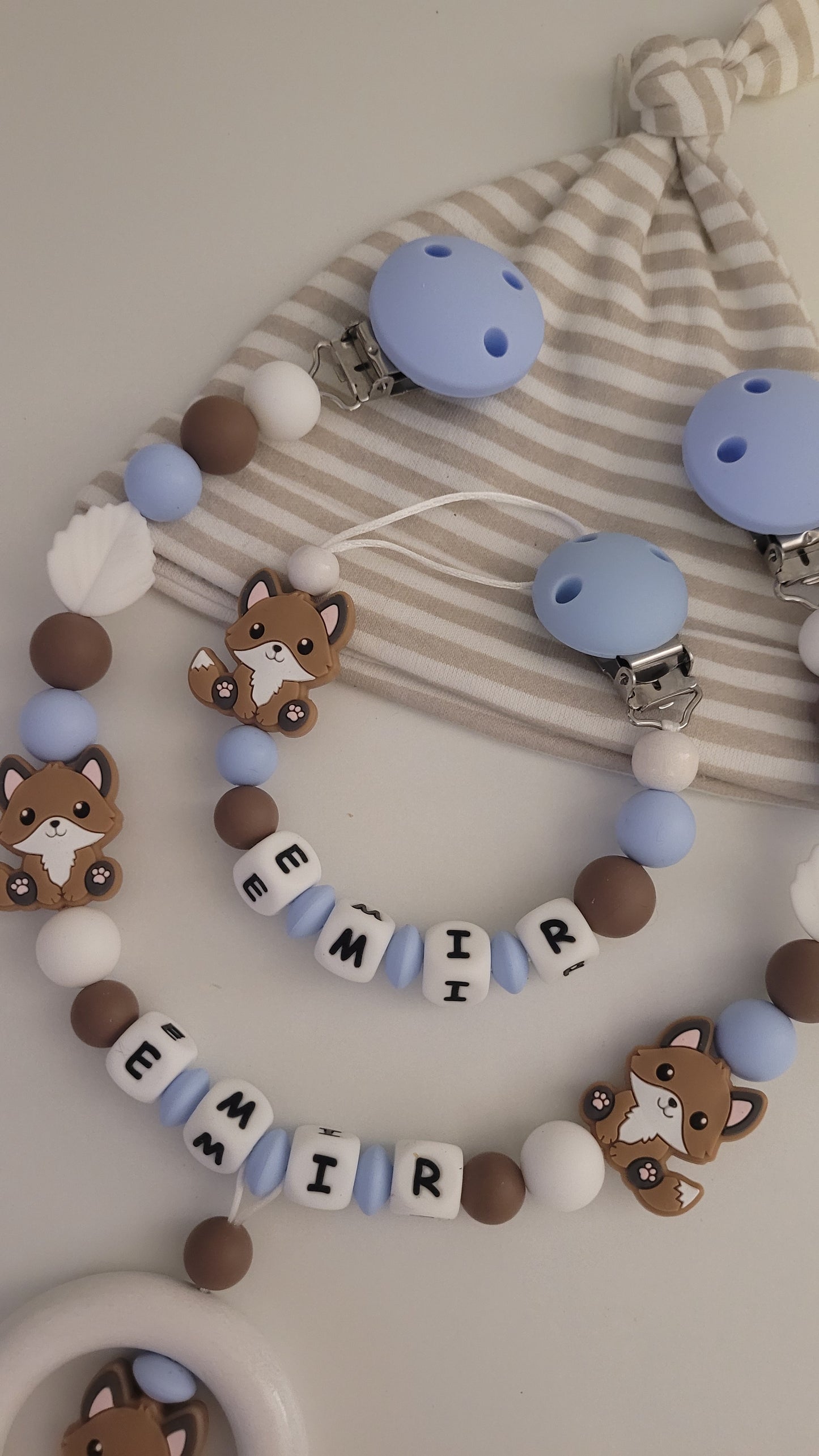 Schnullerkette mit Namen für Jungen Fuchs weiß blau braun