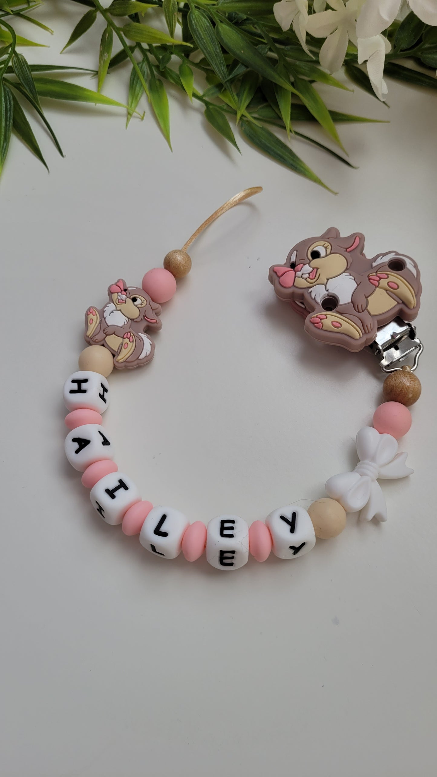 Silikon Kinderwagenkette & Schnullerkette *Häschen* peach beige weiss Spielring