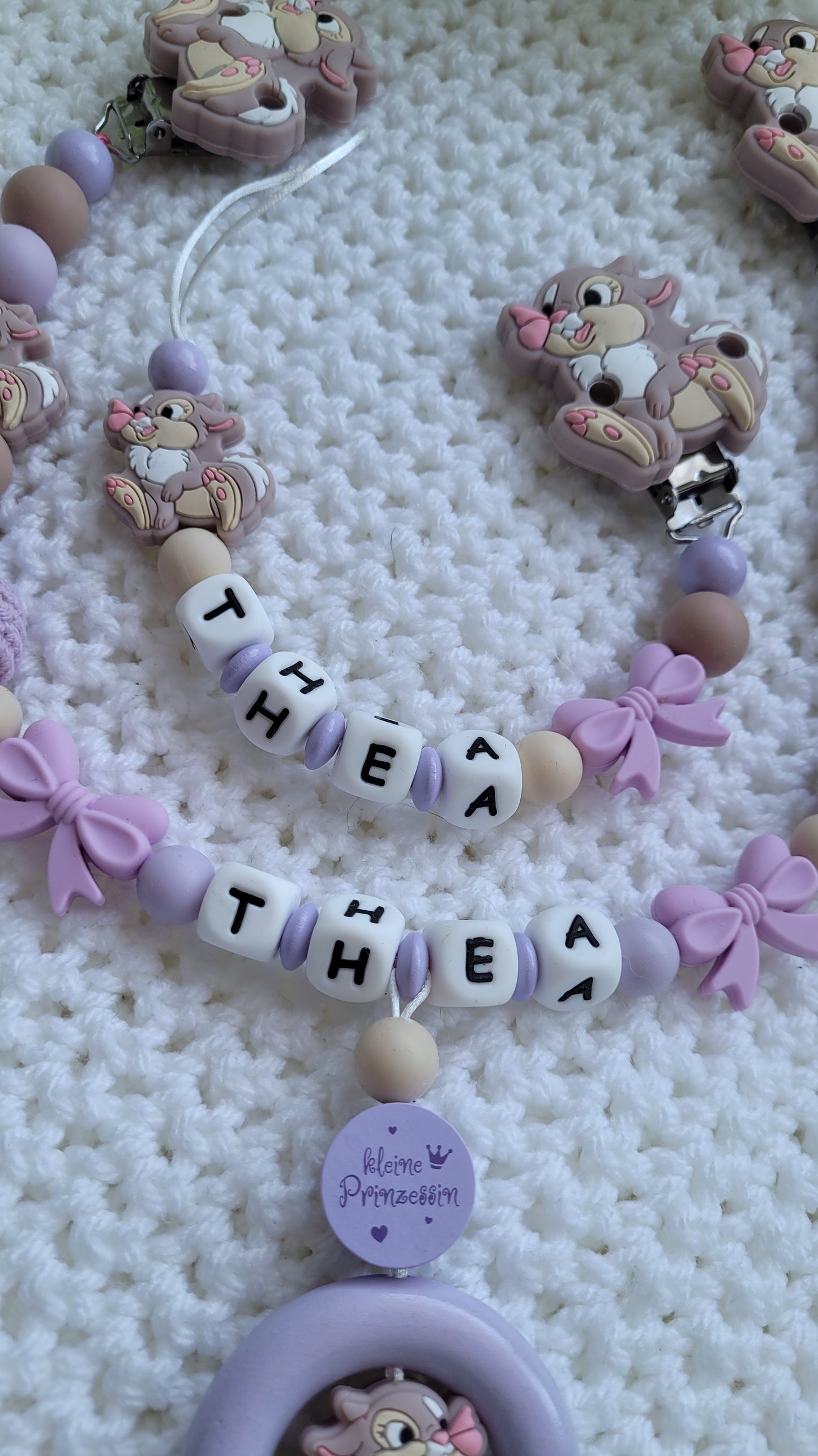 Kinderwagenkette & Schnullerkette mit Namen Hasen flieder
