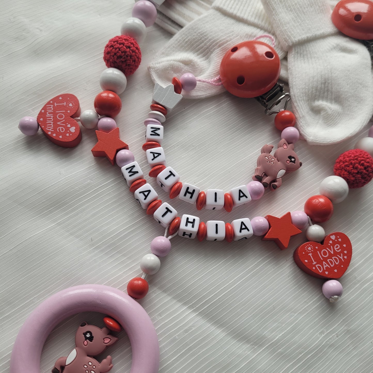 Kinderwagenkette & Schnullerkette mit Namen für Mädchen Rehe rosa rot