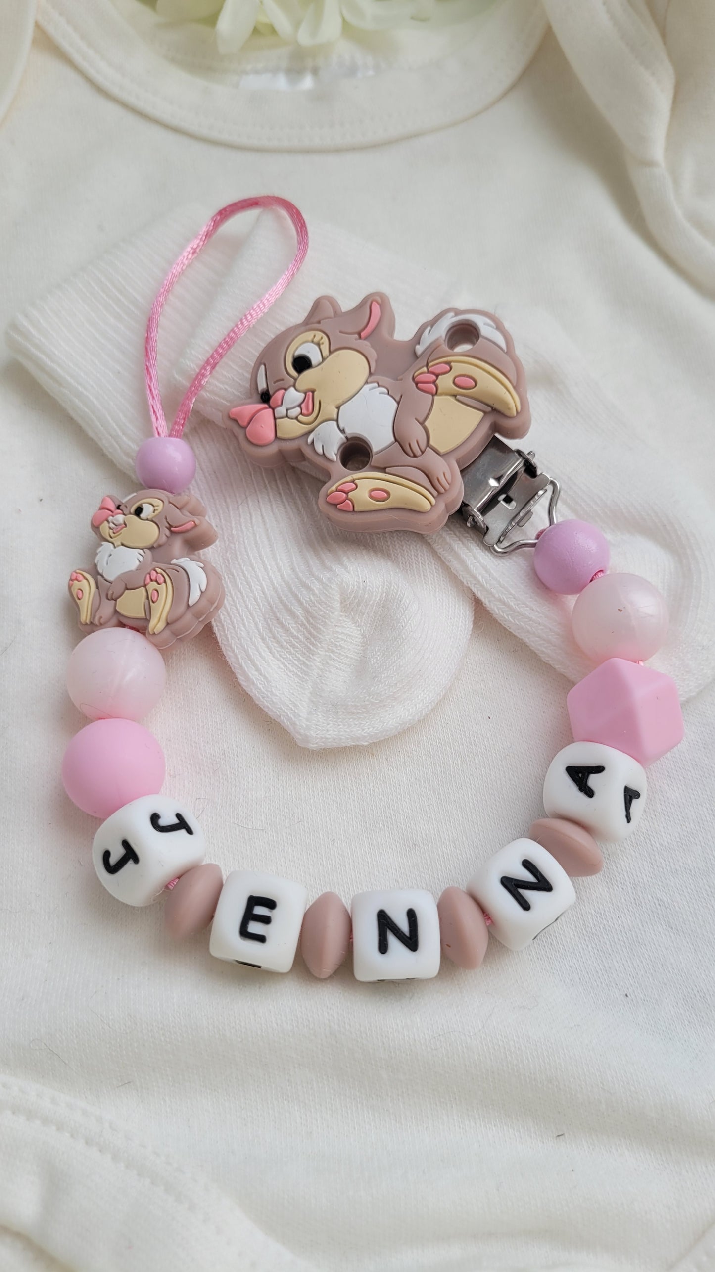 Schnullerkette mit Namen für Mädchen Hase rosa