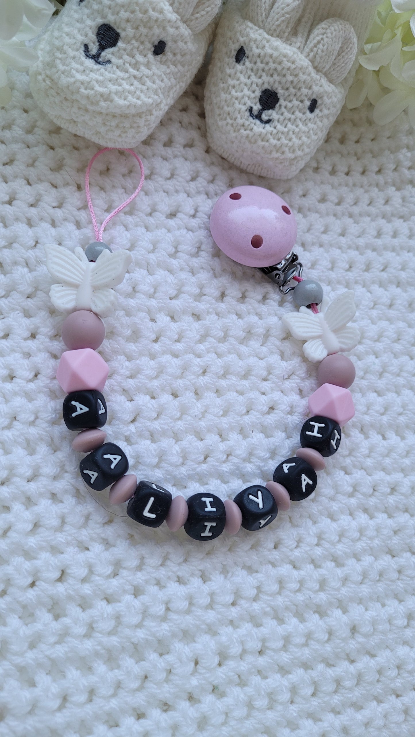 Schnullerkette mit Namen für Mädchen Schmetterlinge rosa