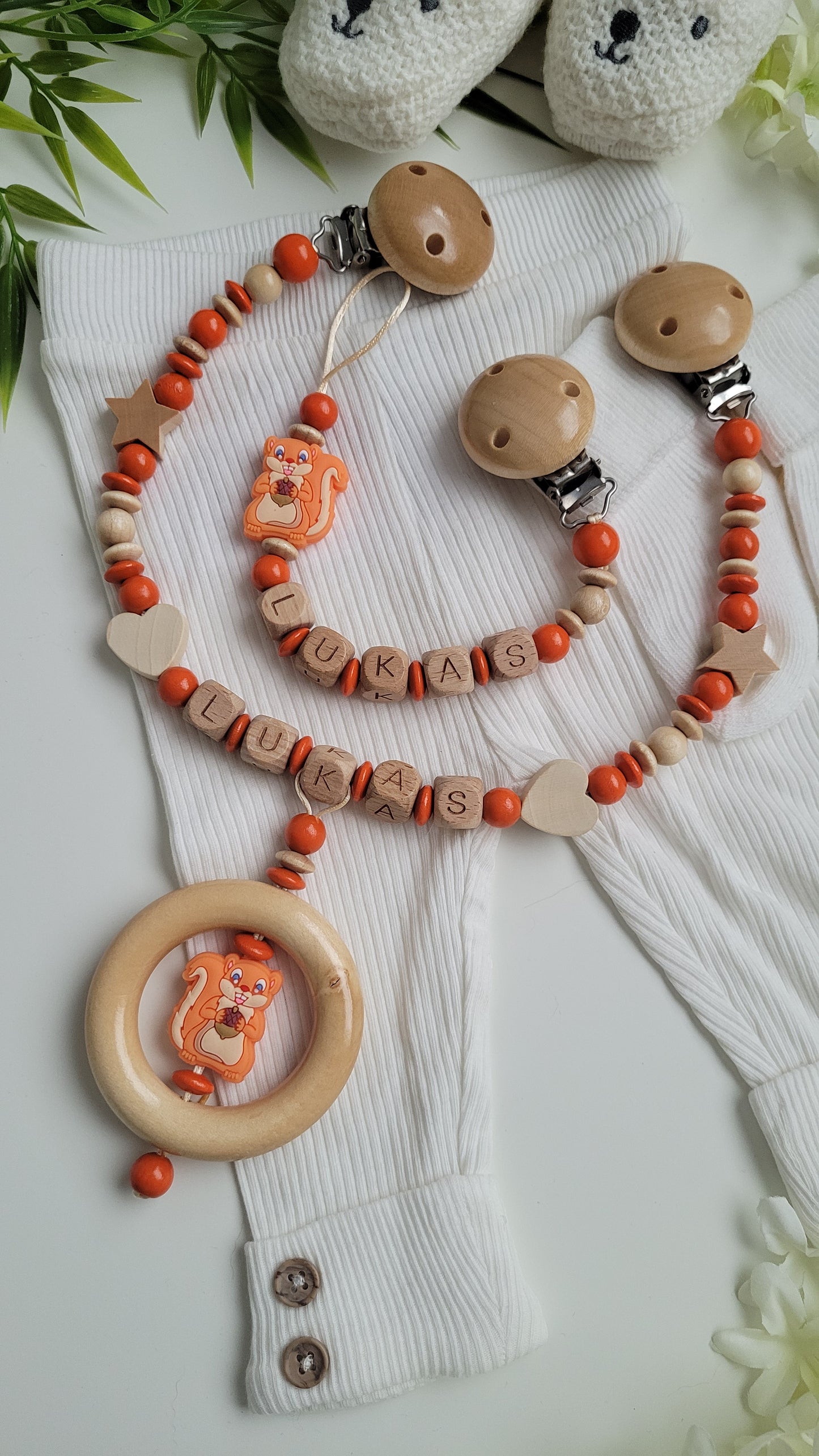 Kinderwagenkette & Schnullerkette Eichhörnchen Holz Orange