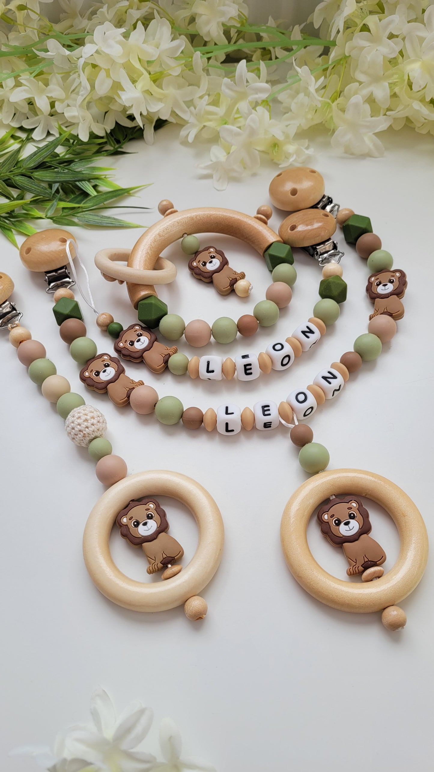 Mega 4tlg Set Schnullerkette Kinderwagenkette Greifling & Anhänger Löwe grün braun