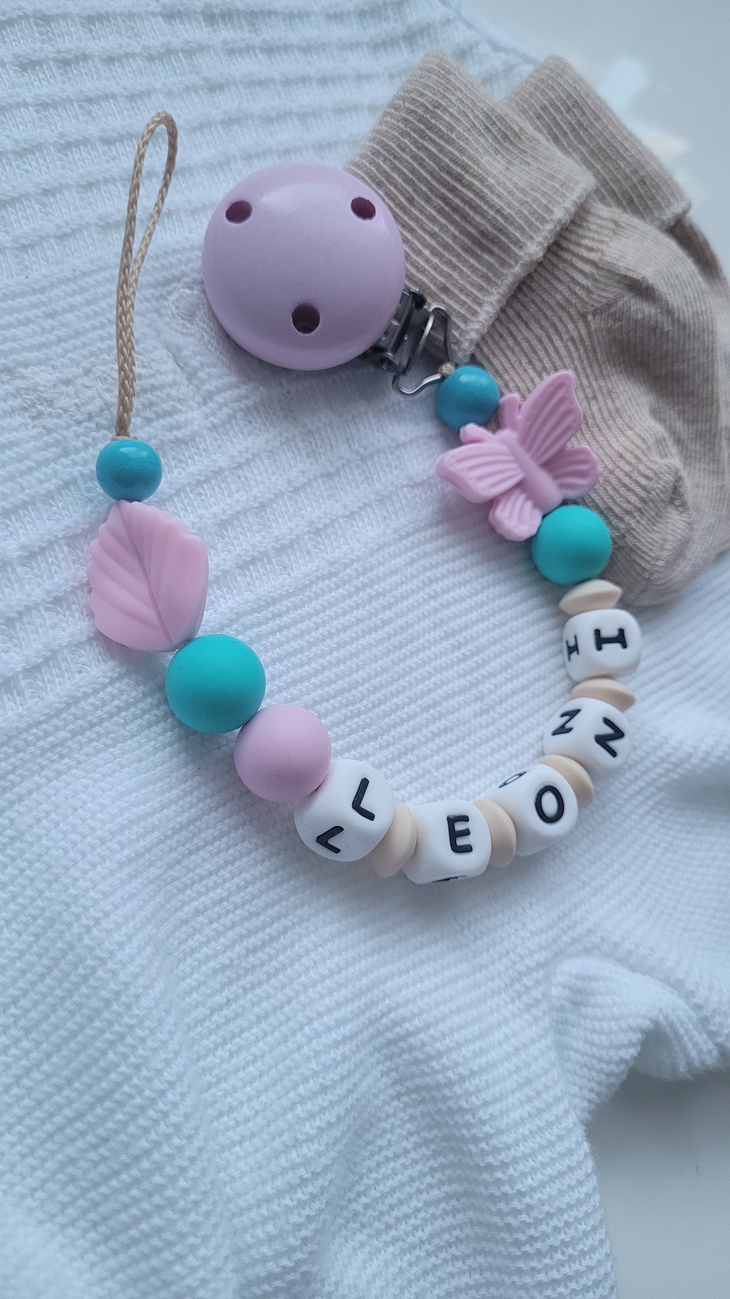 Schnullerkette mit Namen für Mädchen Schmetterling rosa beige türkis