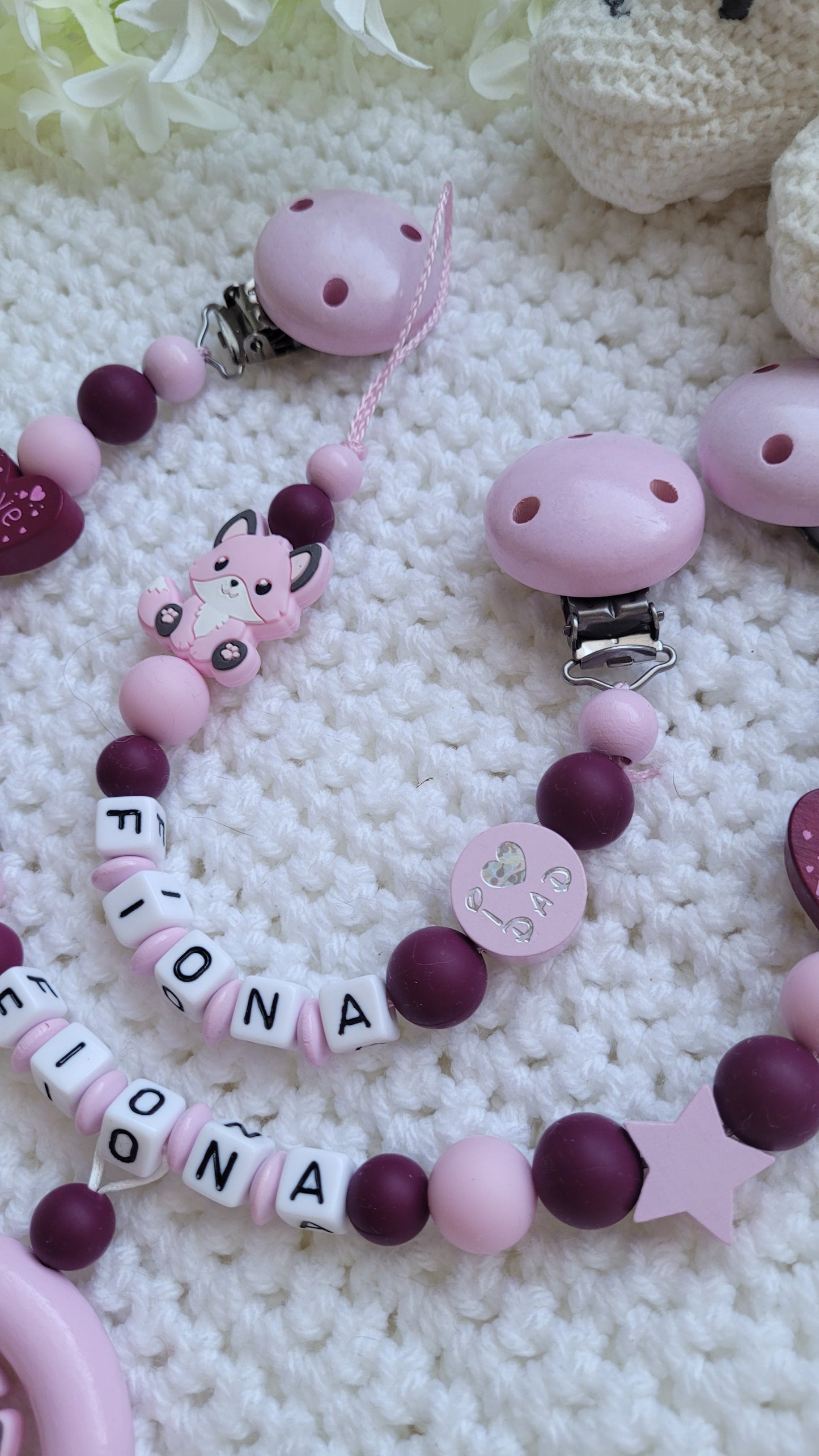 Kinderwagenkette & Schnullerkette mit Namen Fuchs rosa weinrot