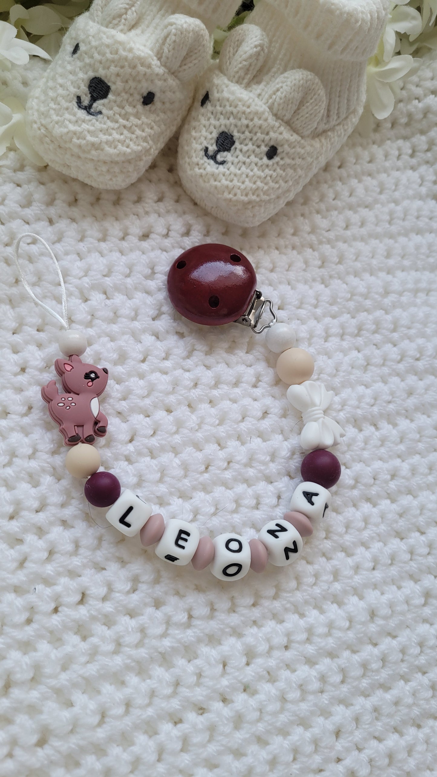 Schnullerkette mit Namen für Mädchen Reh weinrot beige