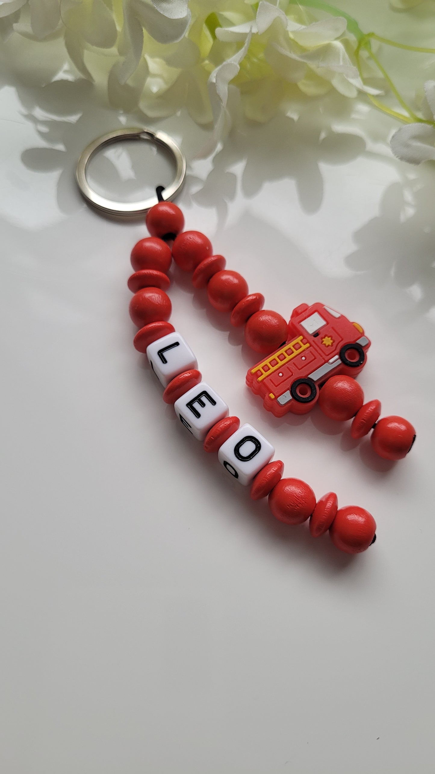 Schlüsselanhänger mit Namen holz rot Motivauswahl