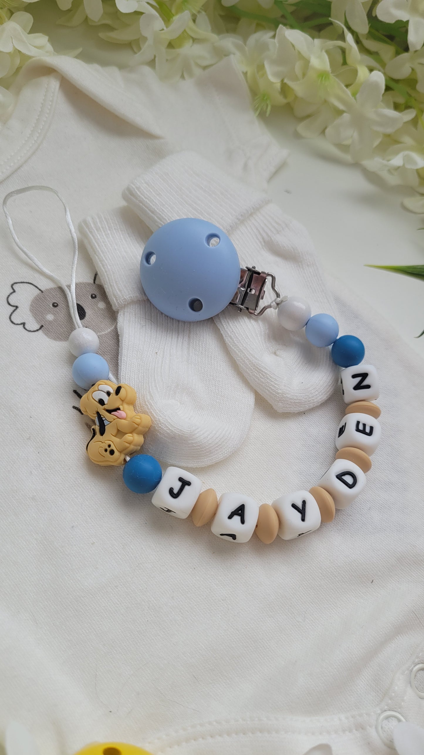 Schnullerkette mit Namen für Jungen Hund Babyblau beige