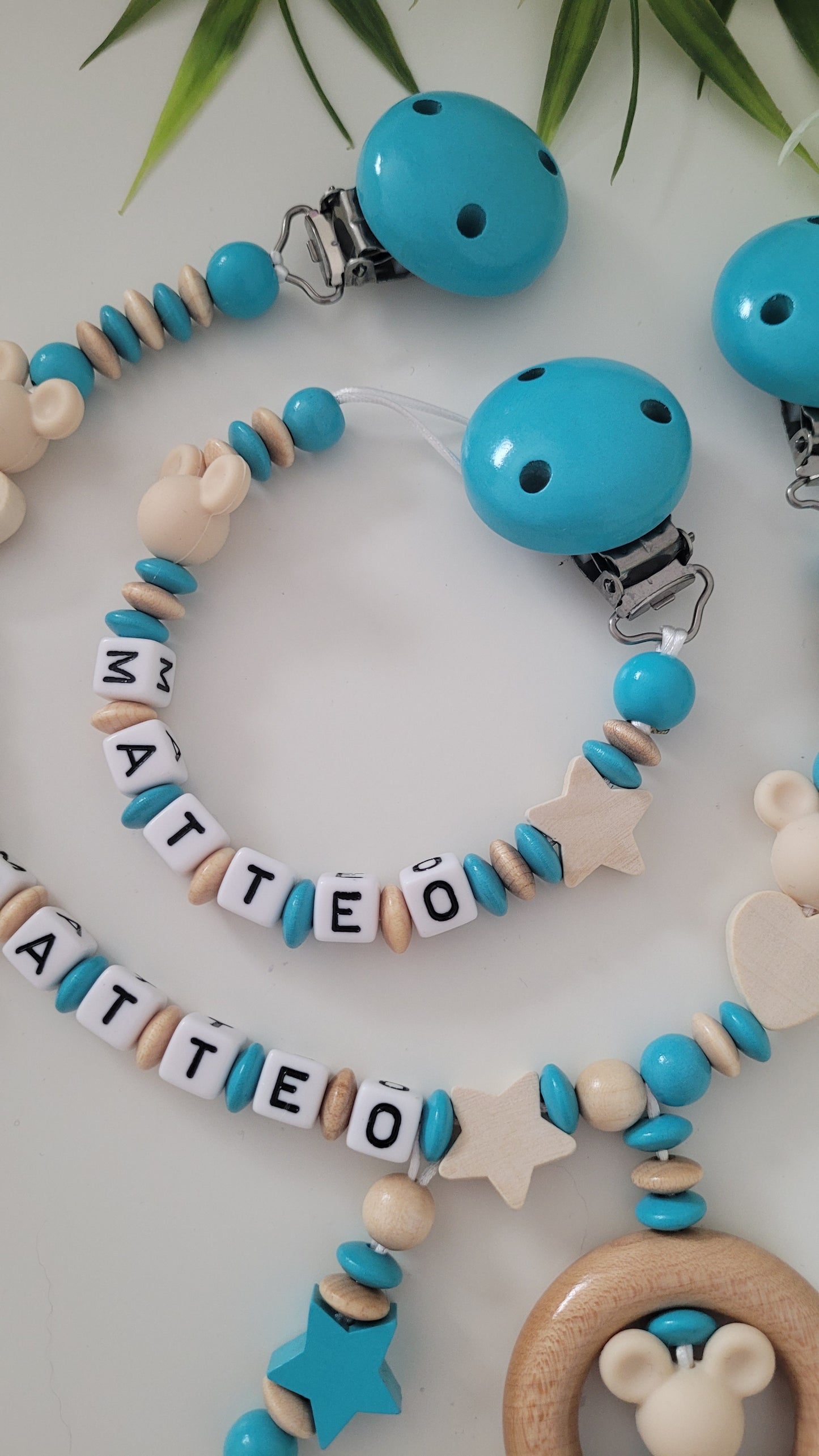 Kinderwagenkette & Schnullerkette Herz Mickey personalisiert türkis holz