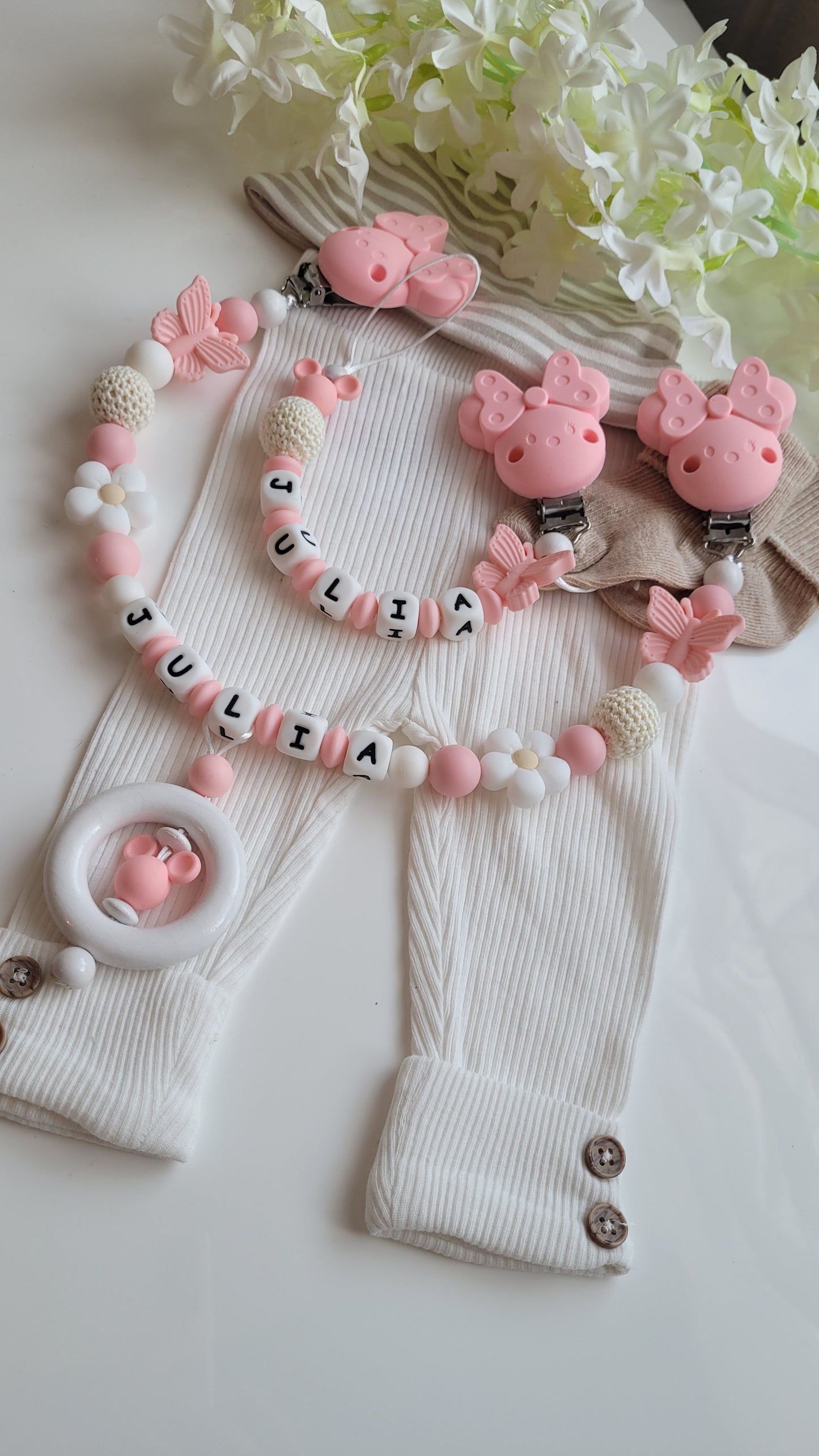Kinderwagenkette & Schnullerkette mit Namen Schmetterling Maus & Blume rosa