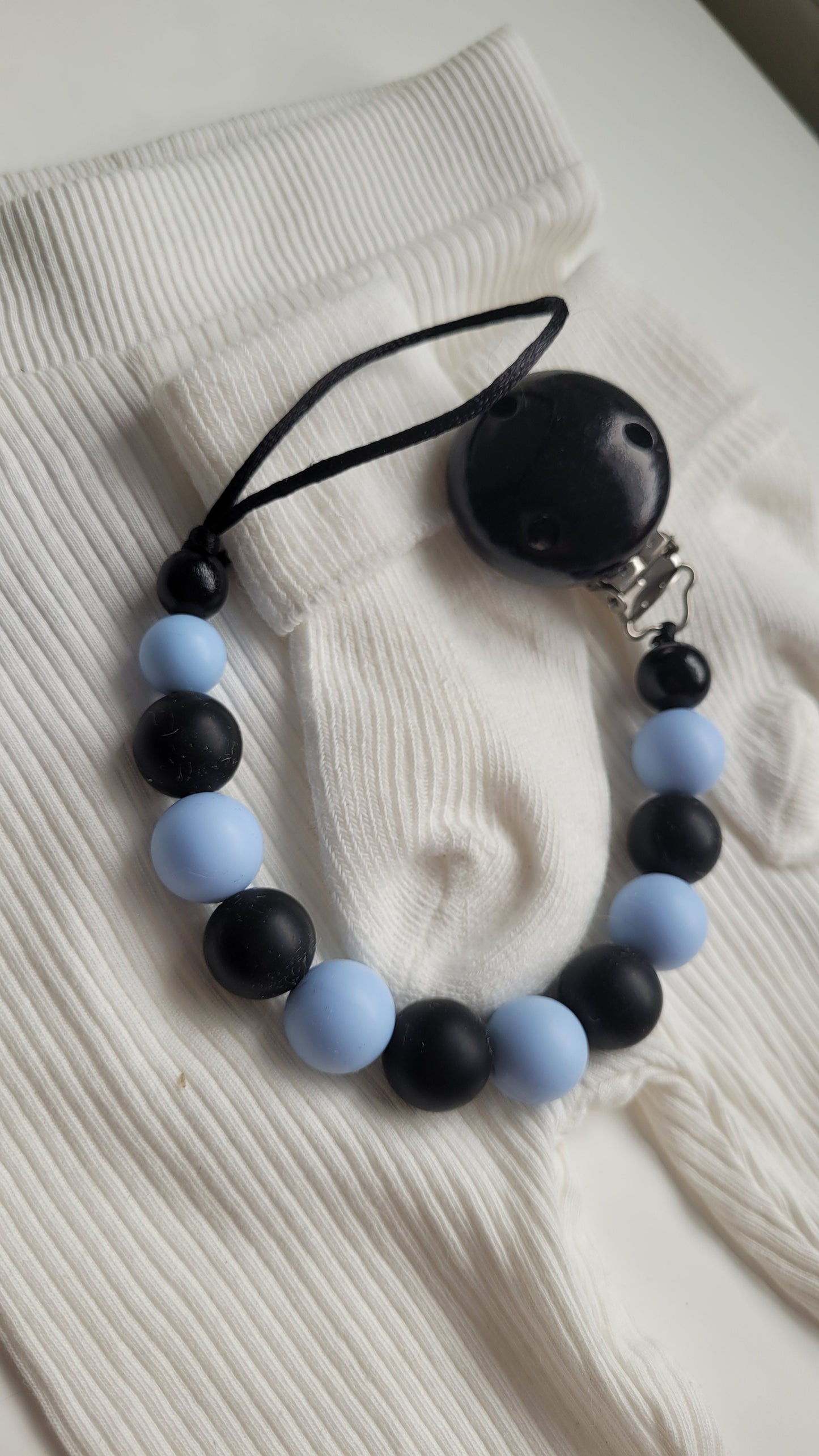 Schnullerkette Silikon schwarz hellblau