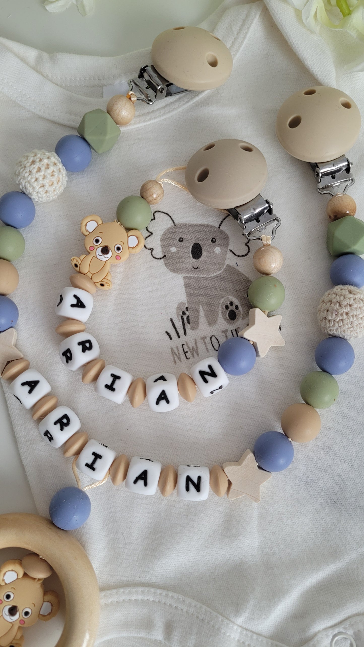 Kinderwagenkette & Schnullerkette *Koala* beige blau grün