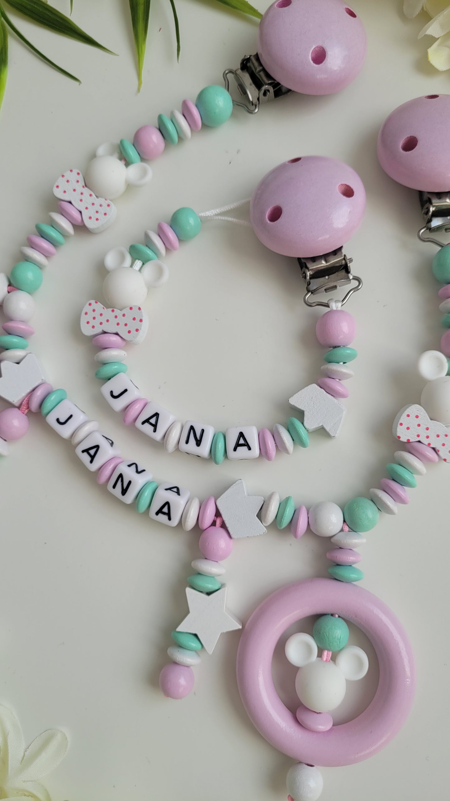 Kinderwagenkette & Schnullerkette mit Spielringen Maus für Mädchen rosa mint