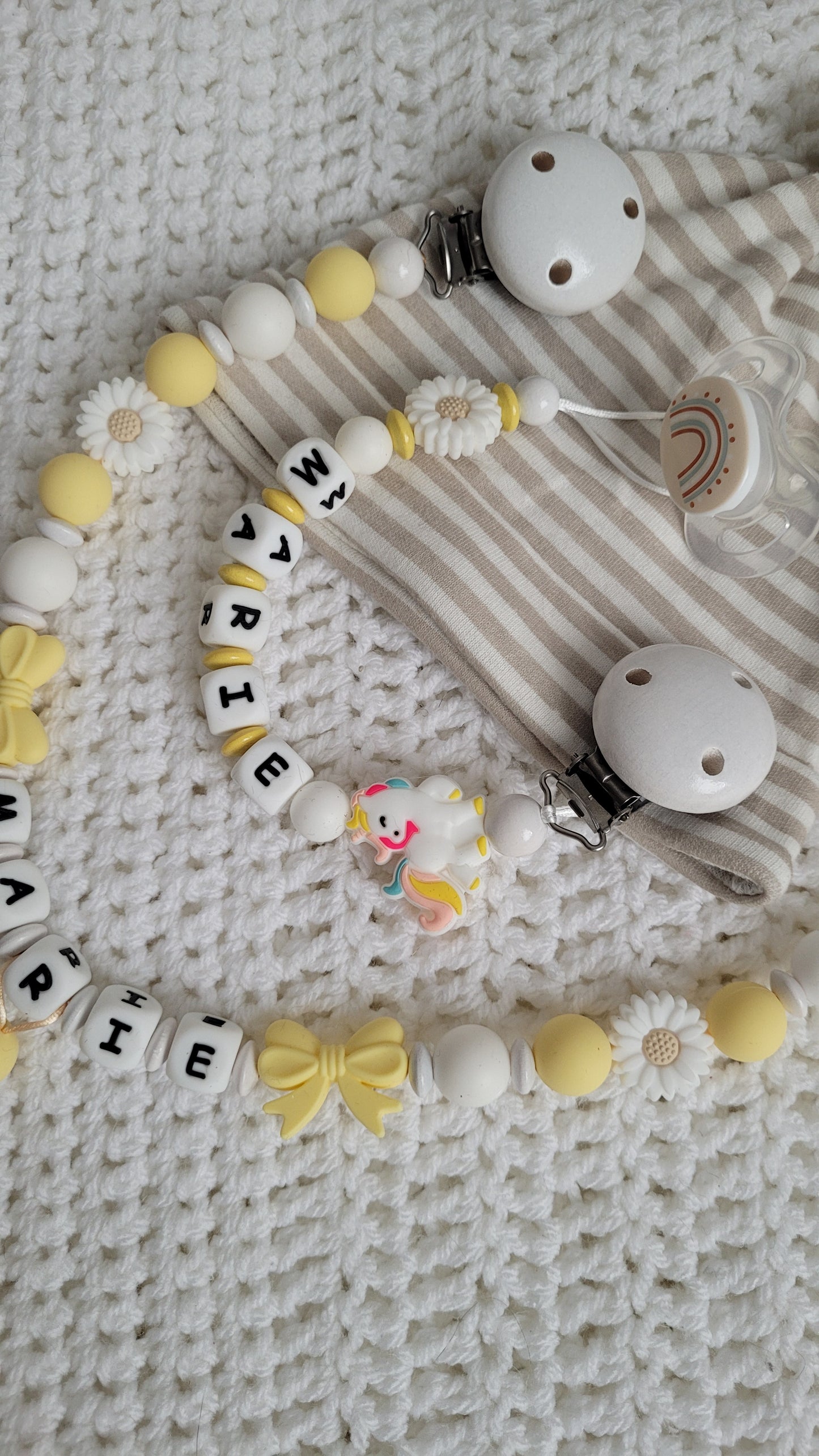 Kinderwagenkette & Schnullerkette *Einhorn* weiss gelb