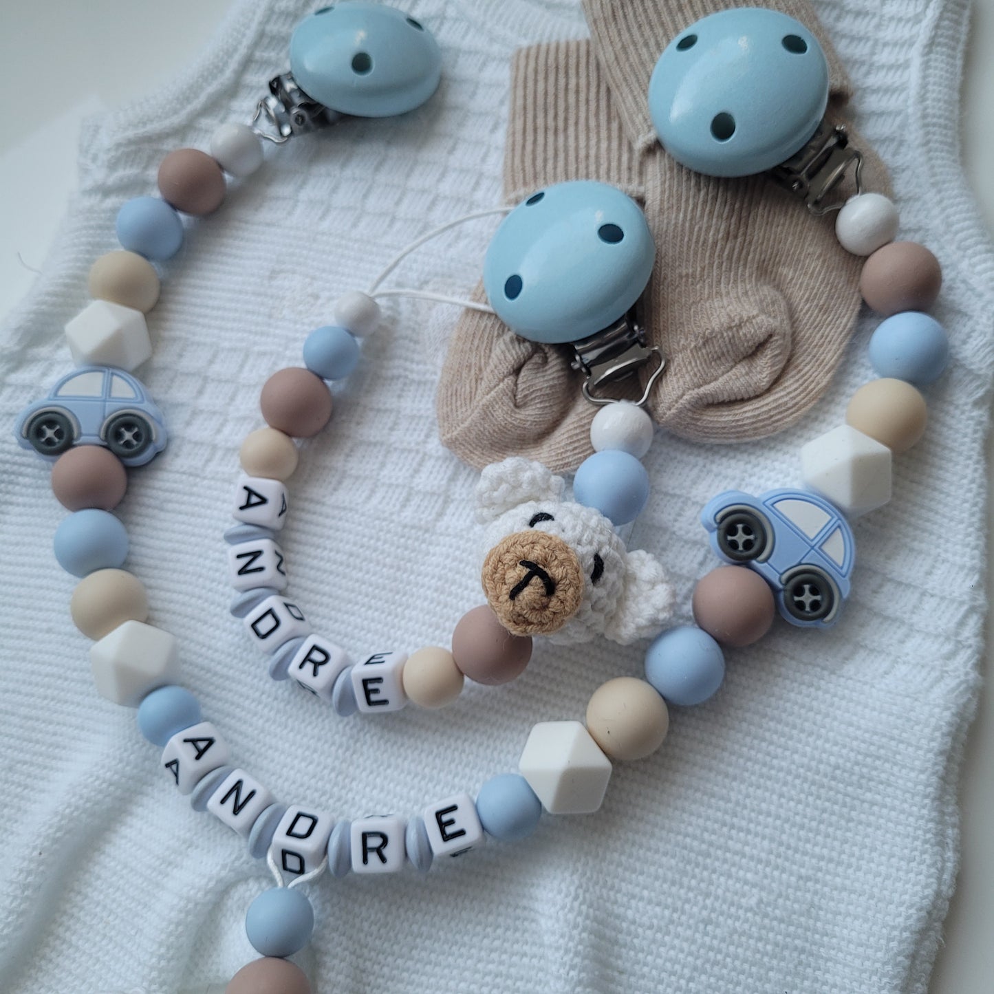 Kinderwagenkette & Schnullerkette mit Namen Auto Teddybear blau beige