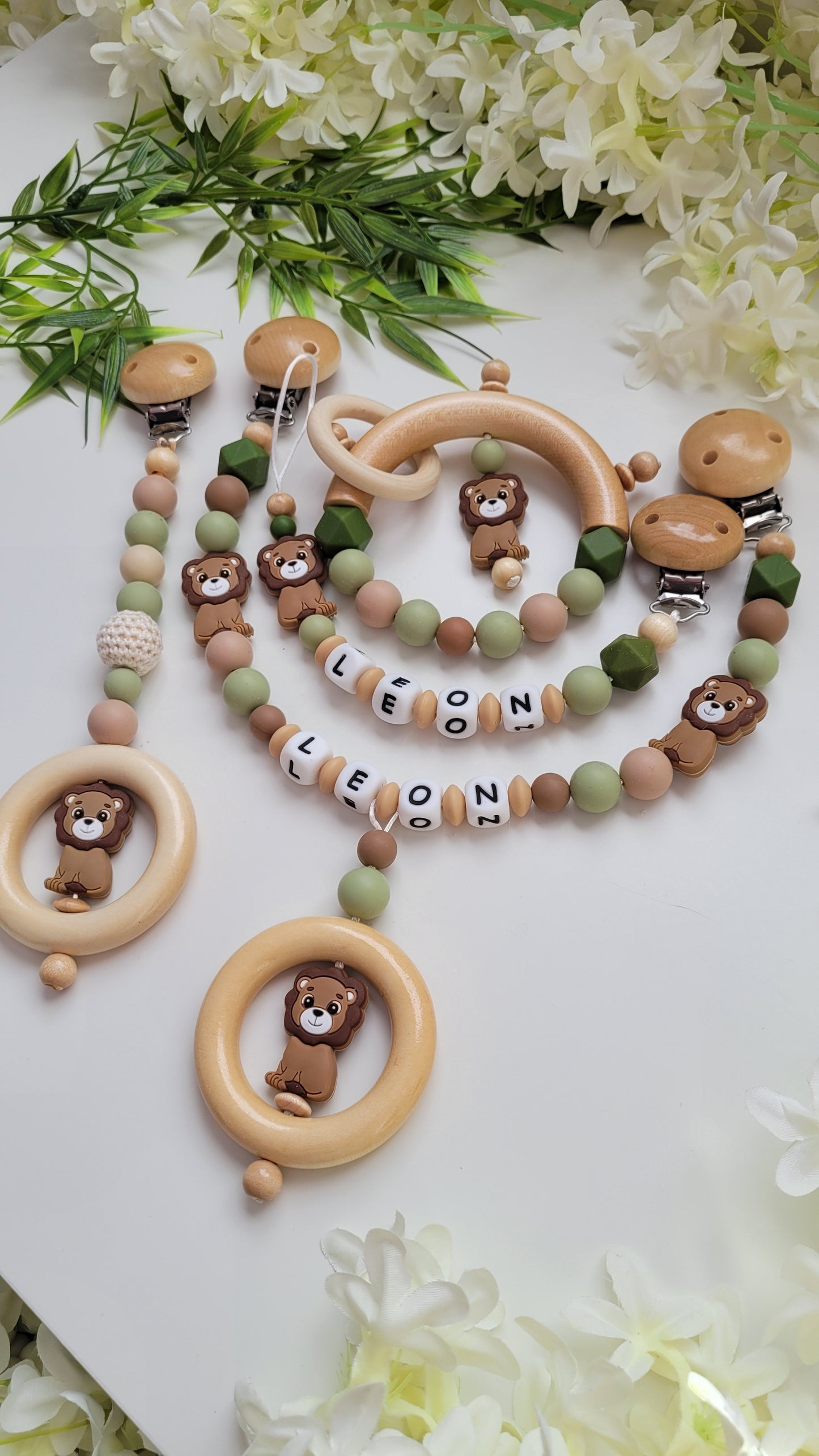 Mega 4tlg Set Schnullerkette Kinderwagenkette Greifling & Anhänger Löwe grün braun