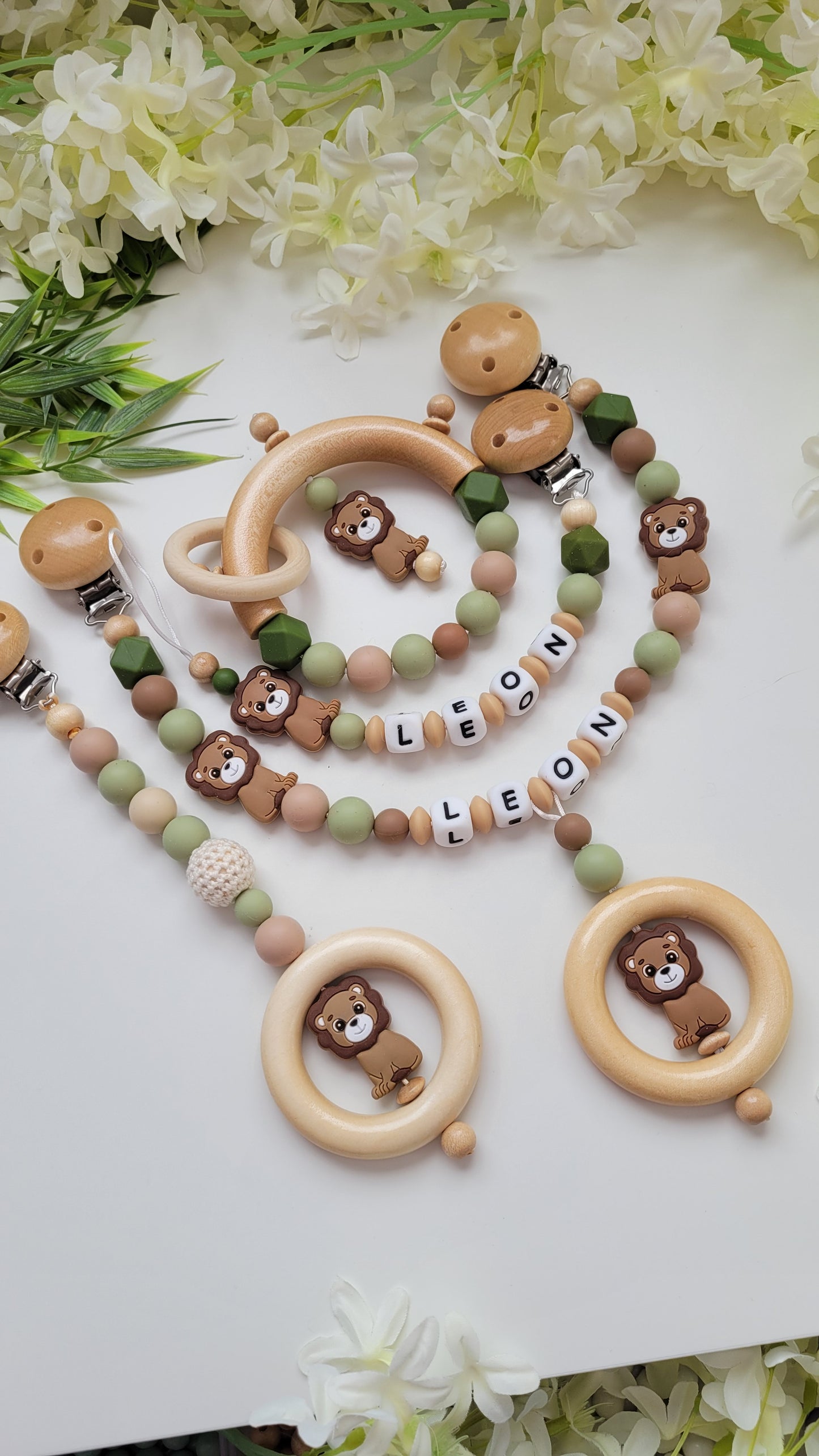 Mega 4tlg Set Schnullerkette Kinderwagenkette Greifling & Anhänger Löwe grün braun