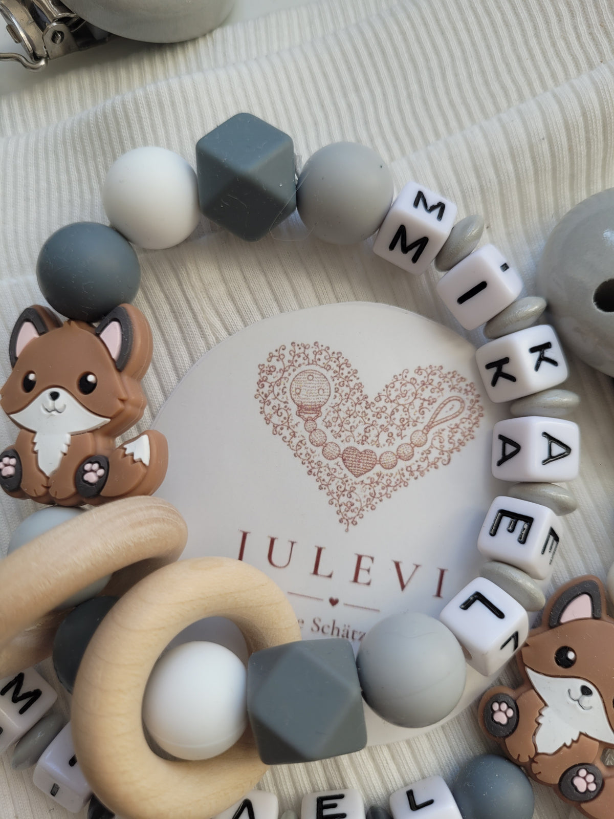 3er Set Schnullerkette, Kinderwagenkette & Beißring mit Namen Fuchs grau weiss