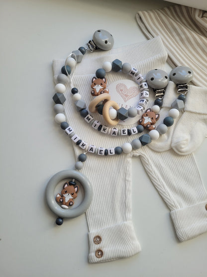 3er Set Schnullerkette, Kinderwagenkette & Beißring mit Namen Fuchs grau weiss