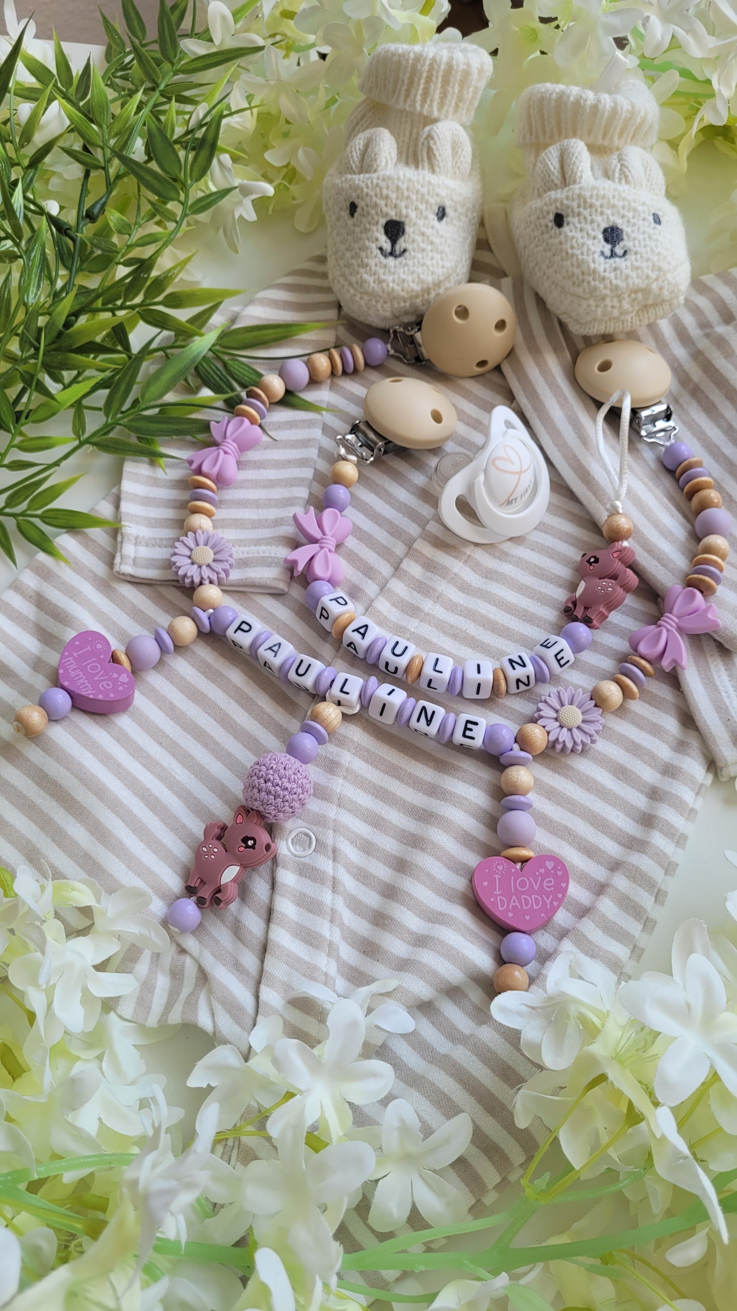 Kinderwagenkette & Schnullerkette mit Namen für Mädchen Flieder Traum Kitz