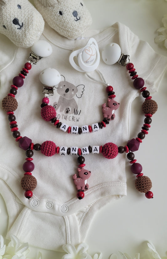 Kinderwagenkette & Schnullerkette mit Namen Rehkitz braun darkpink