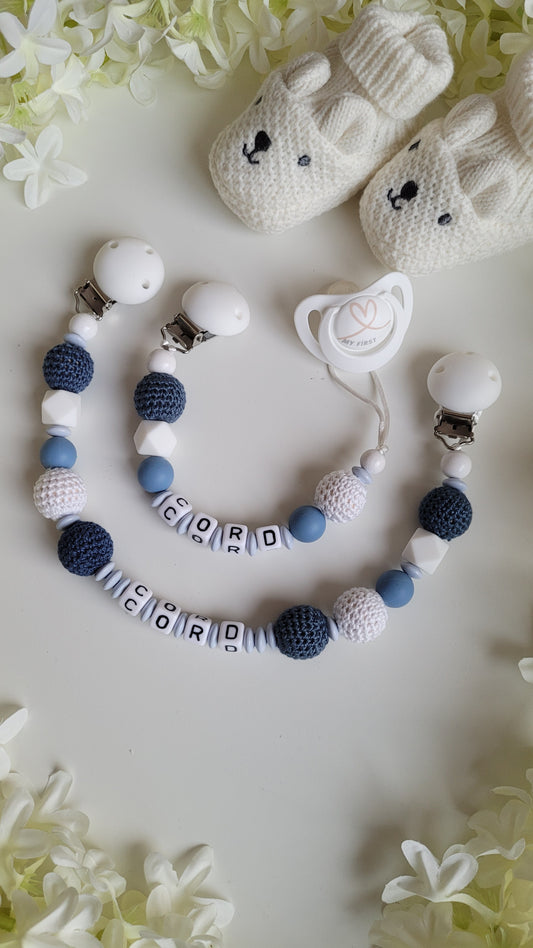 Kinderwagenkette & Schnullerkette mit Namen weiß rauchblau