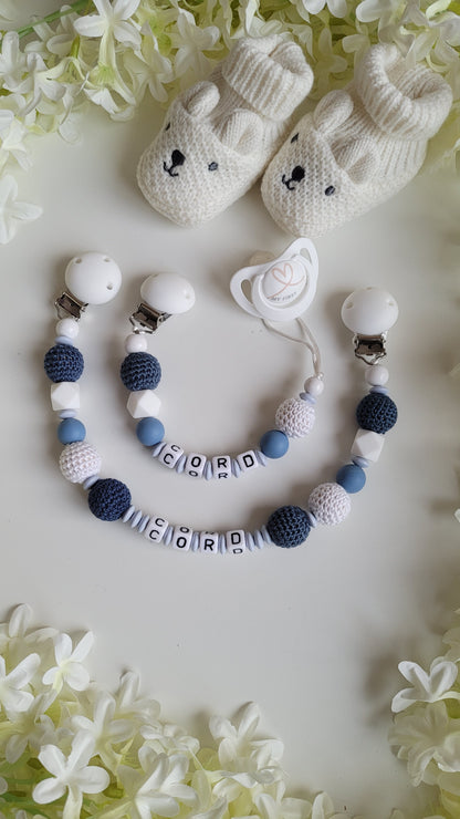 Kinderwagenkette & Schnullerkette mit Namen weiß rauchblau