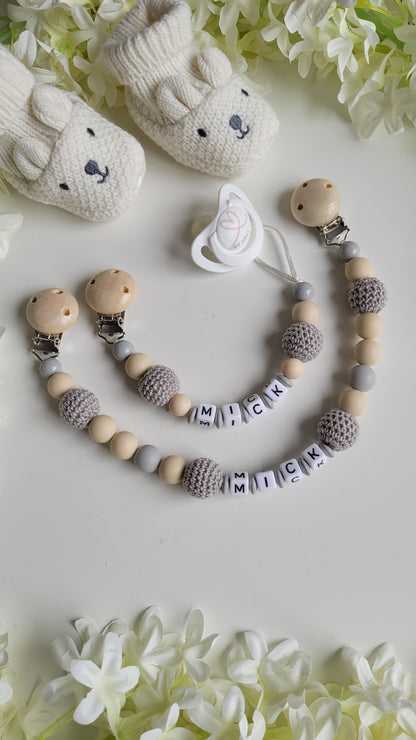 Kinderwagenkette & Schnullerkette mit Namen grau beige