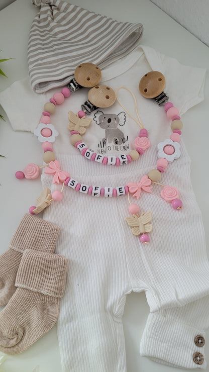 Kinderwagenkette & Schnullerkette mit Namen Rosenschmetterling babyrosa